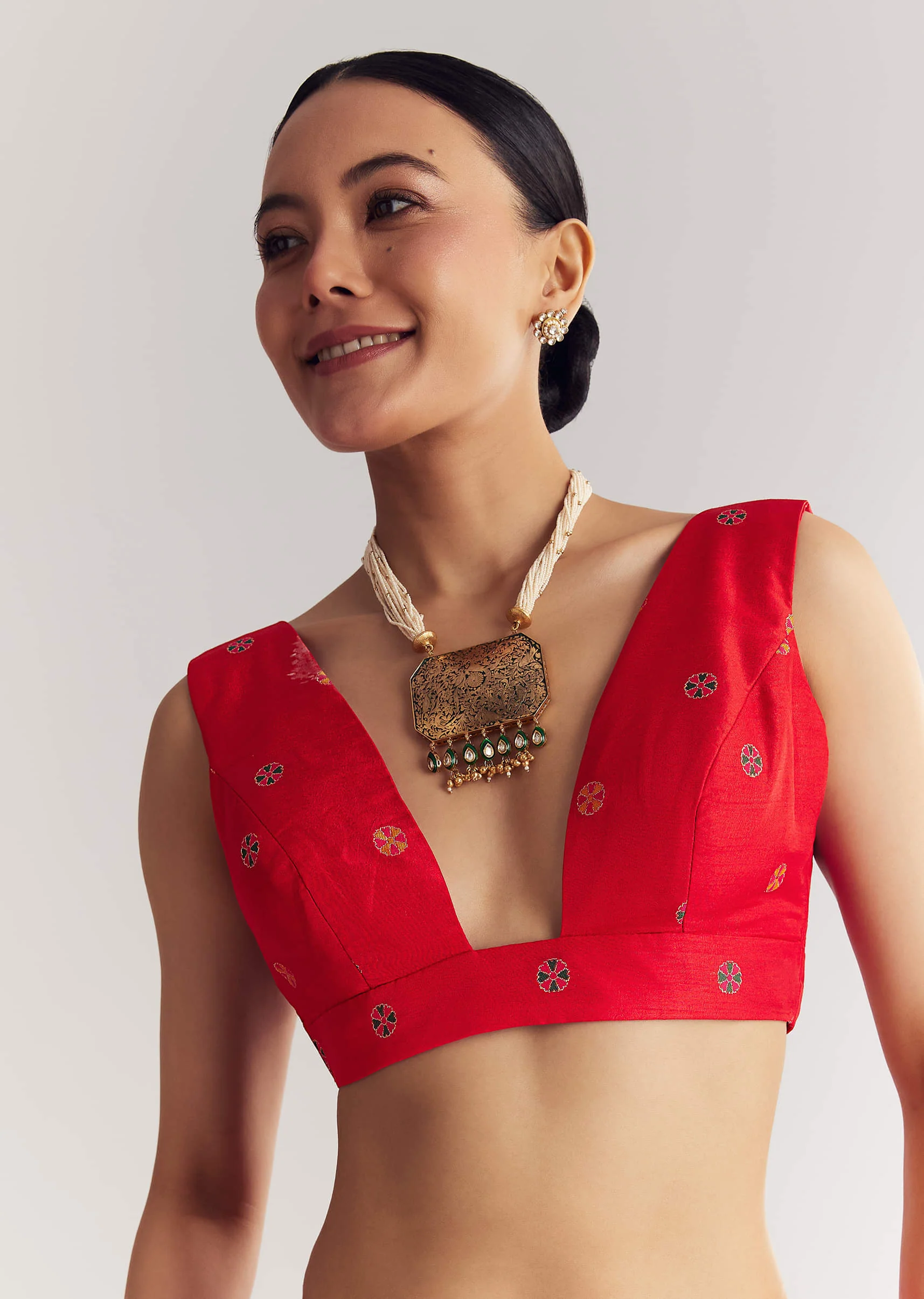 Red Saree With Traditional Floral And Animal Prints - Image 7