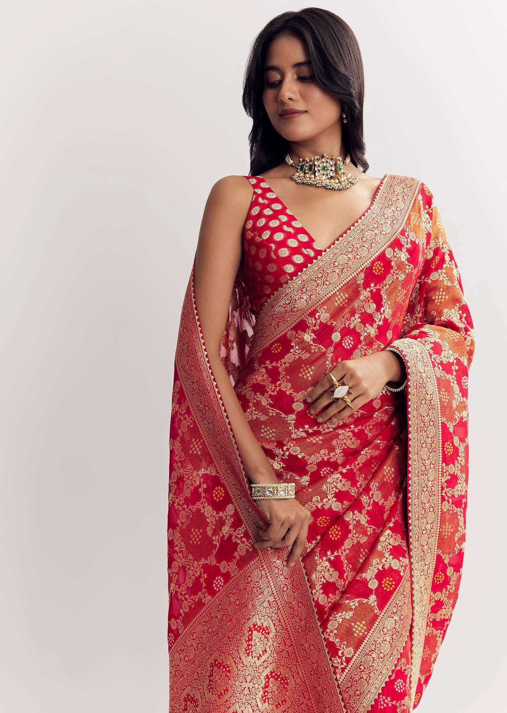 Red Shaded Dola Silk Saree With Zari Jaal Work - Image 5