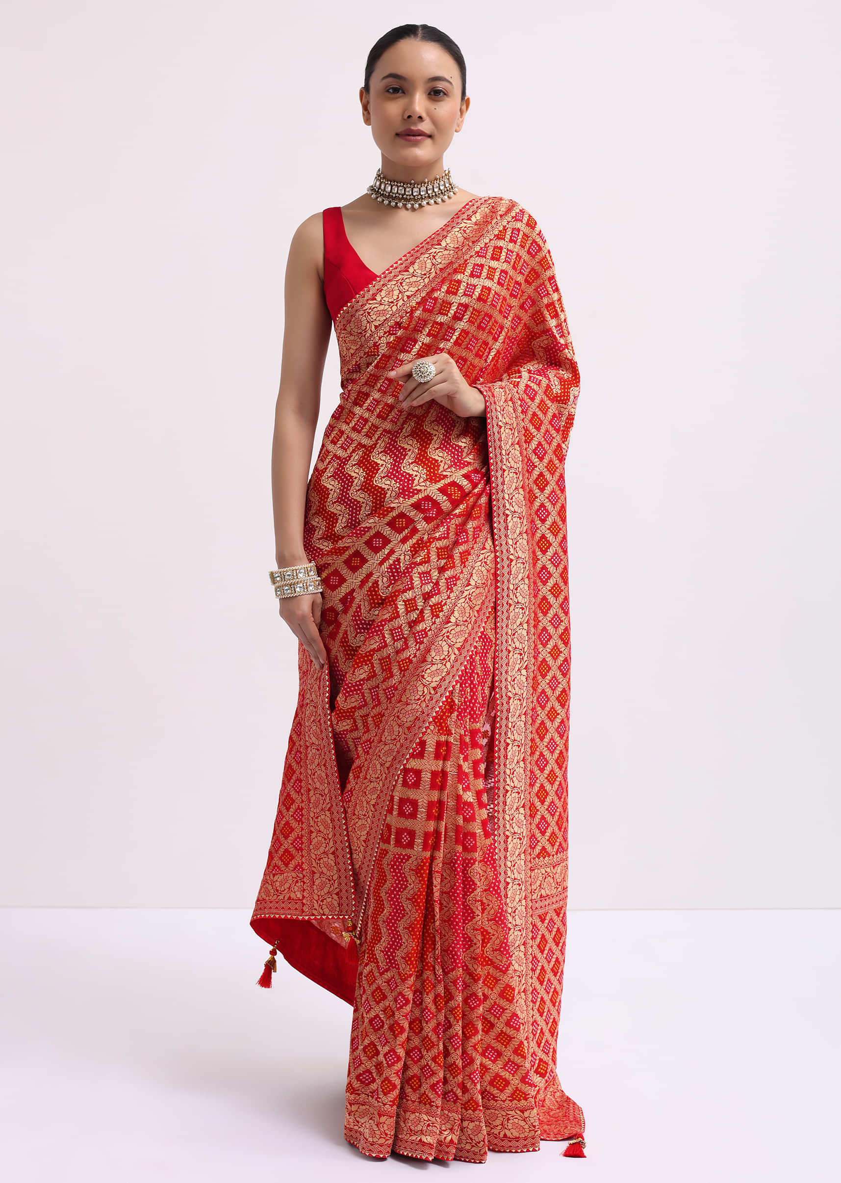 Red Woven Georgette Saree With Unstitched Blouse - Image 3