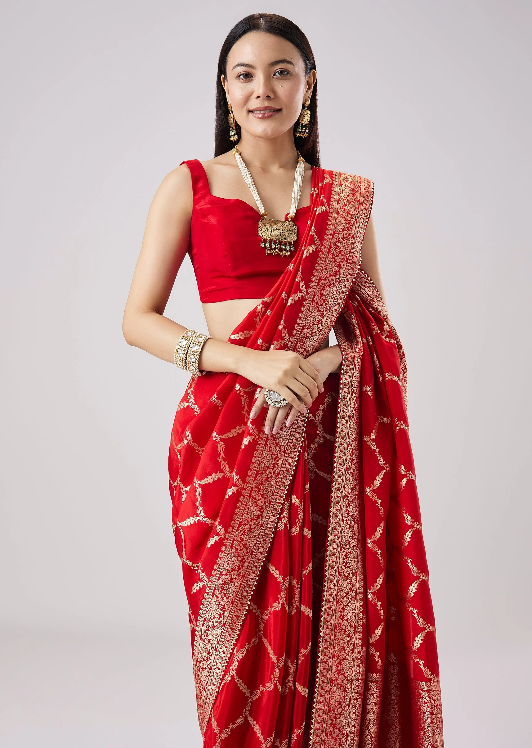 Red Woven Motif Saree With Unstitched Blouse - Image 5