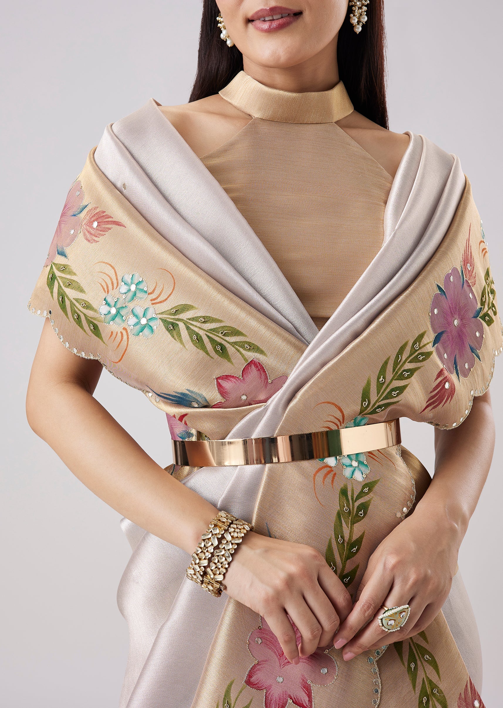Silver Contrast Border Solid Saree With Unstitched Blouse - Image 2