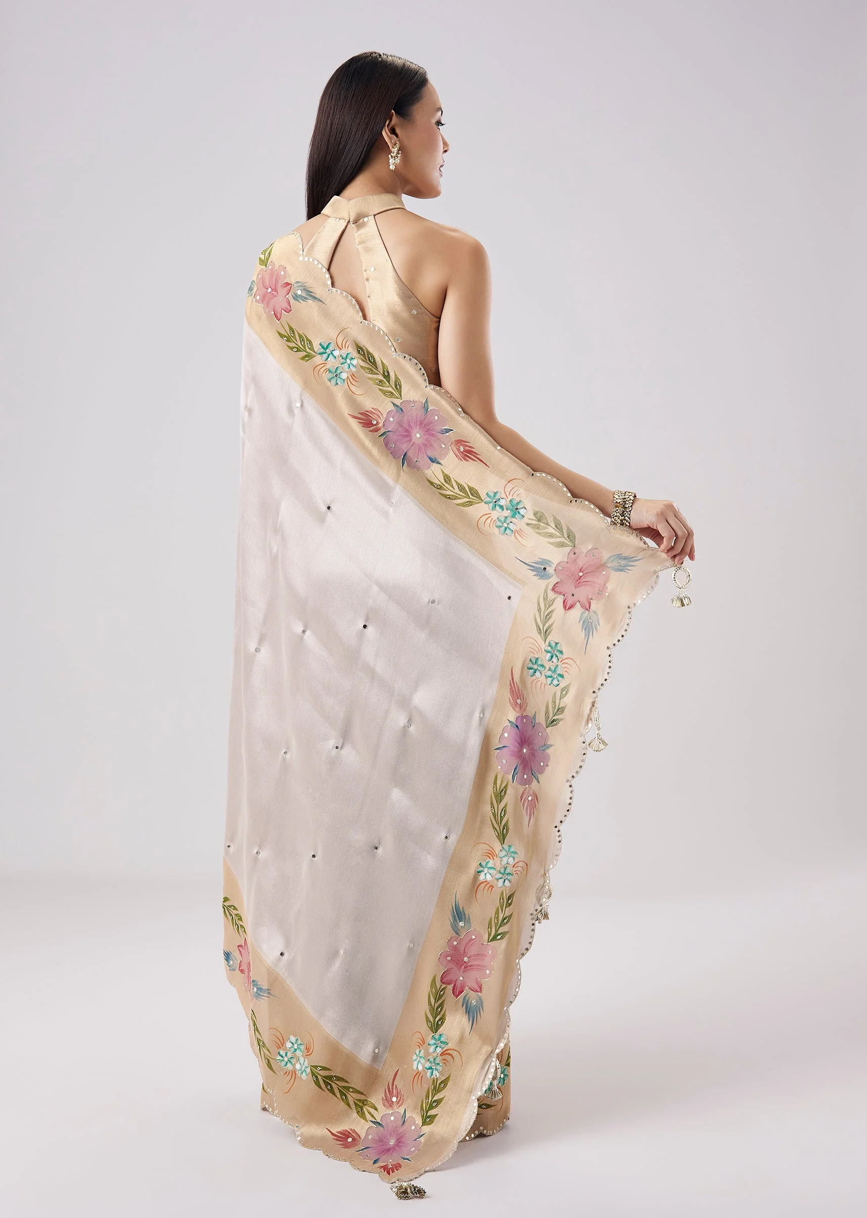 Silver Contrast Border Solid Saree With Unstitched Blouse - Image 4