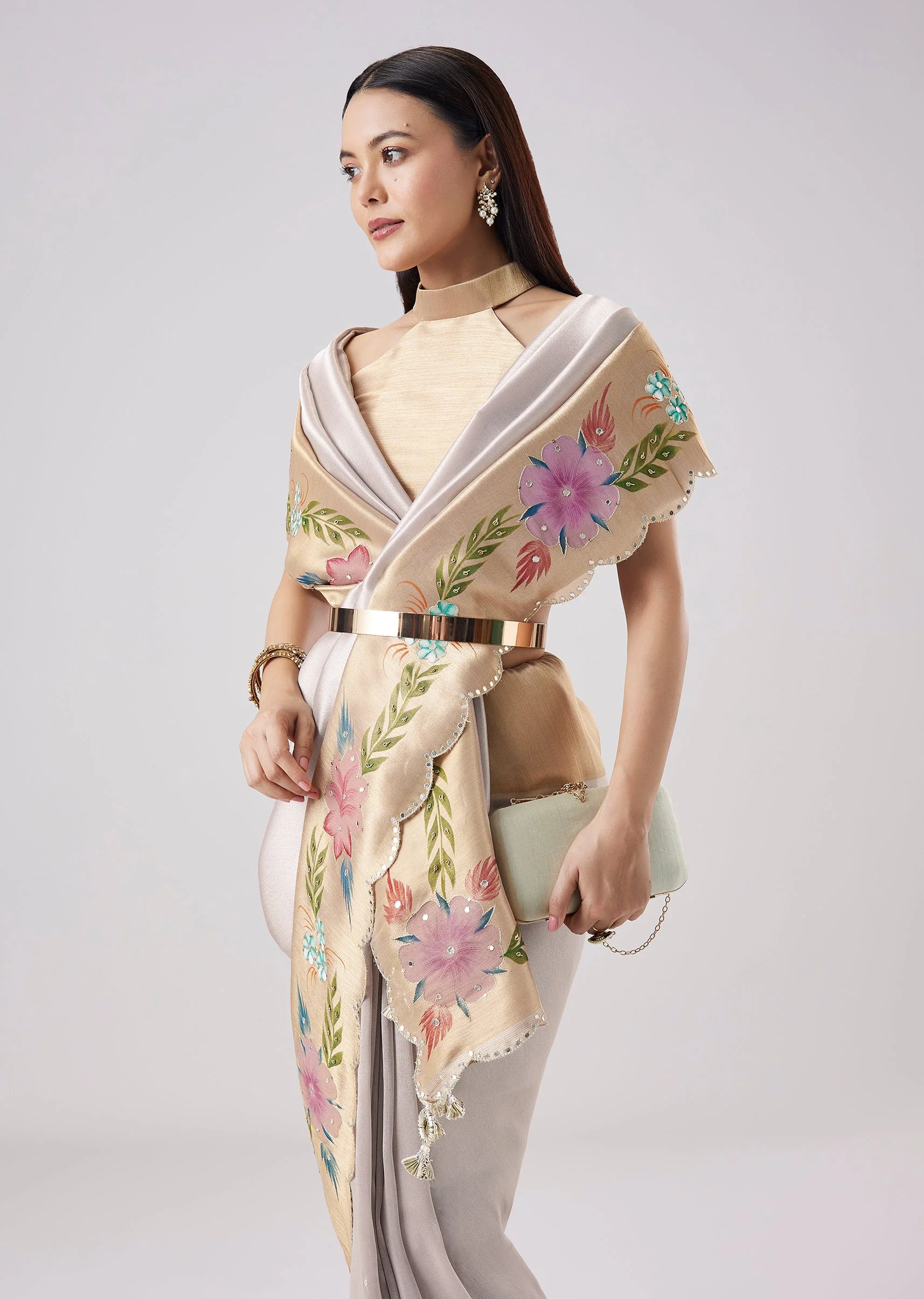Silver Contrast Border Solid Saree With Unstitched Blouse - Image 5