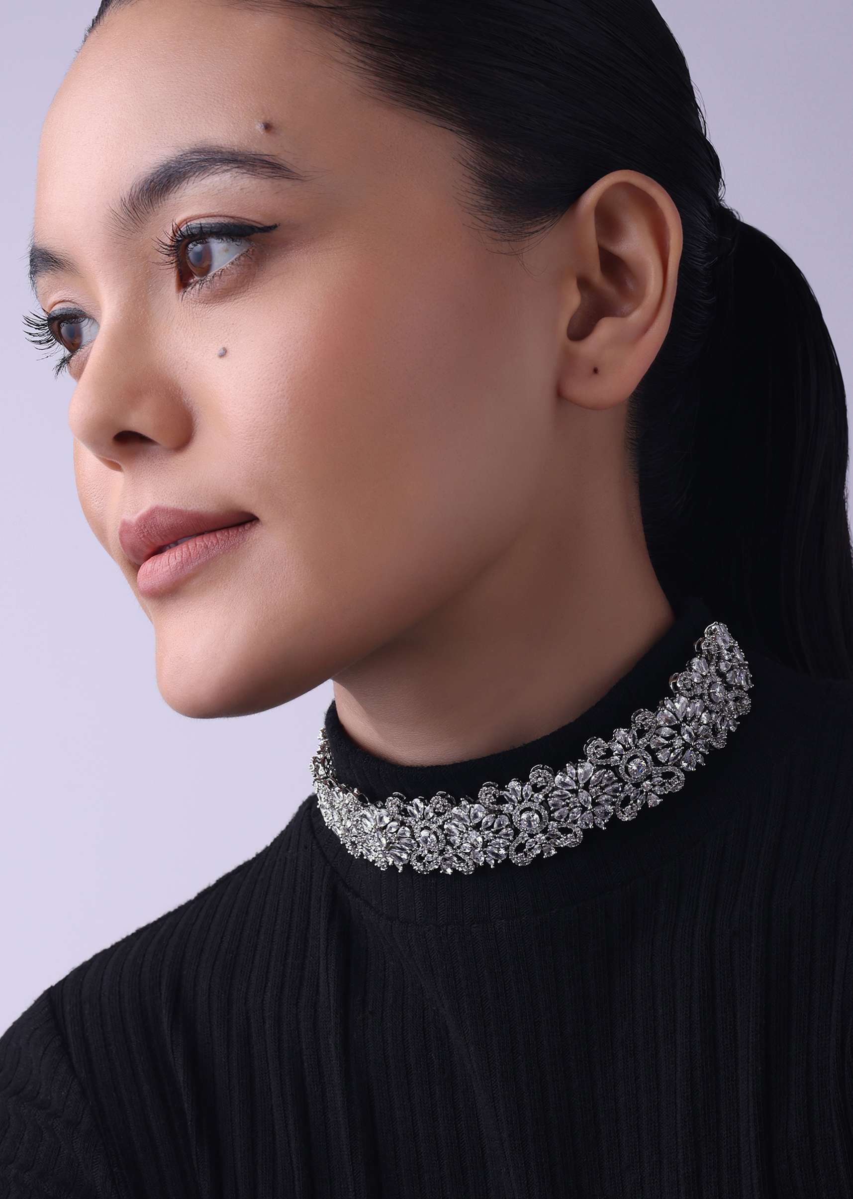 Silver Finish Choker Necklace Set In Mix Metal