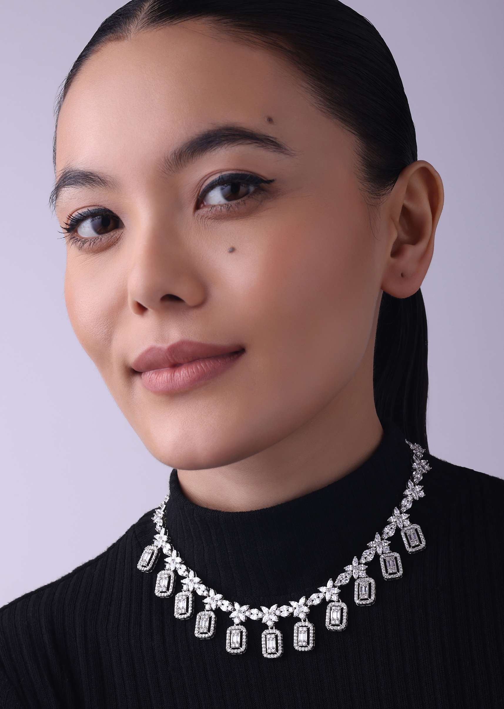 Silver Finish Short Necklace Set In Mix Metal - Image 2