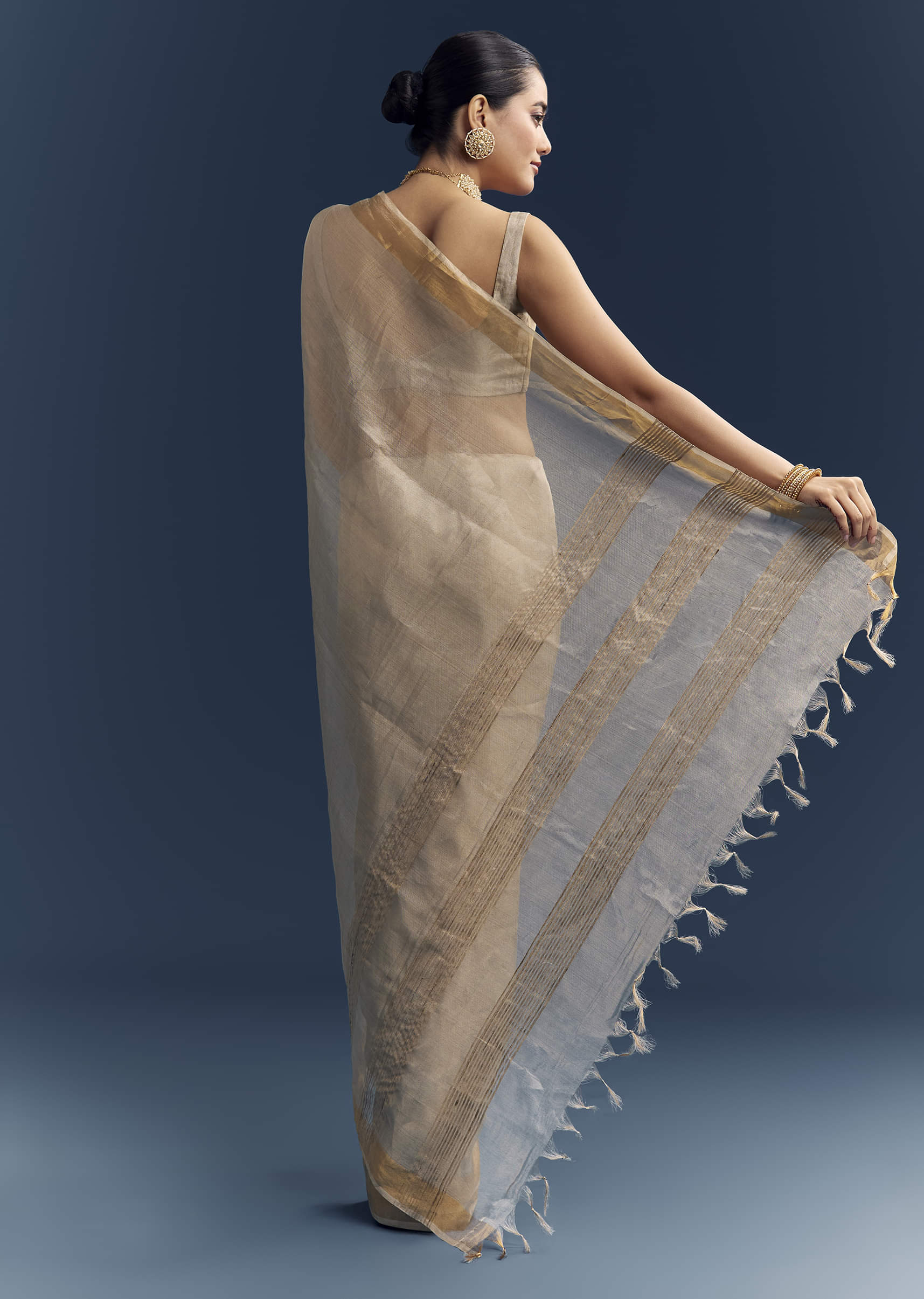 Silver Grey Tissue Organza Woven Saree With Golden Zari Work - Image 4