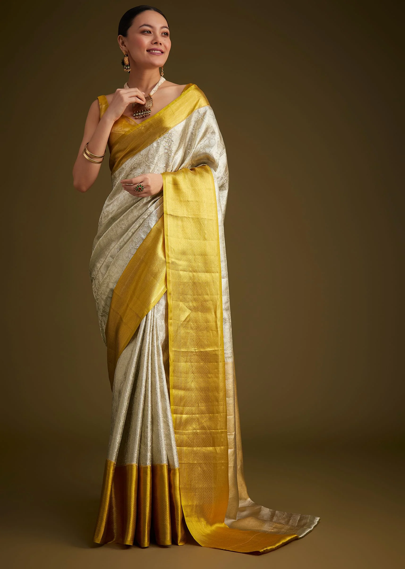 Silver Kanjivaram Silk Saree With Gold Contrast Border - Image 5