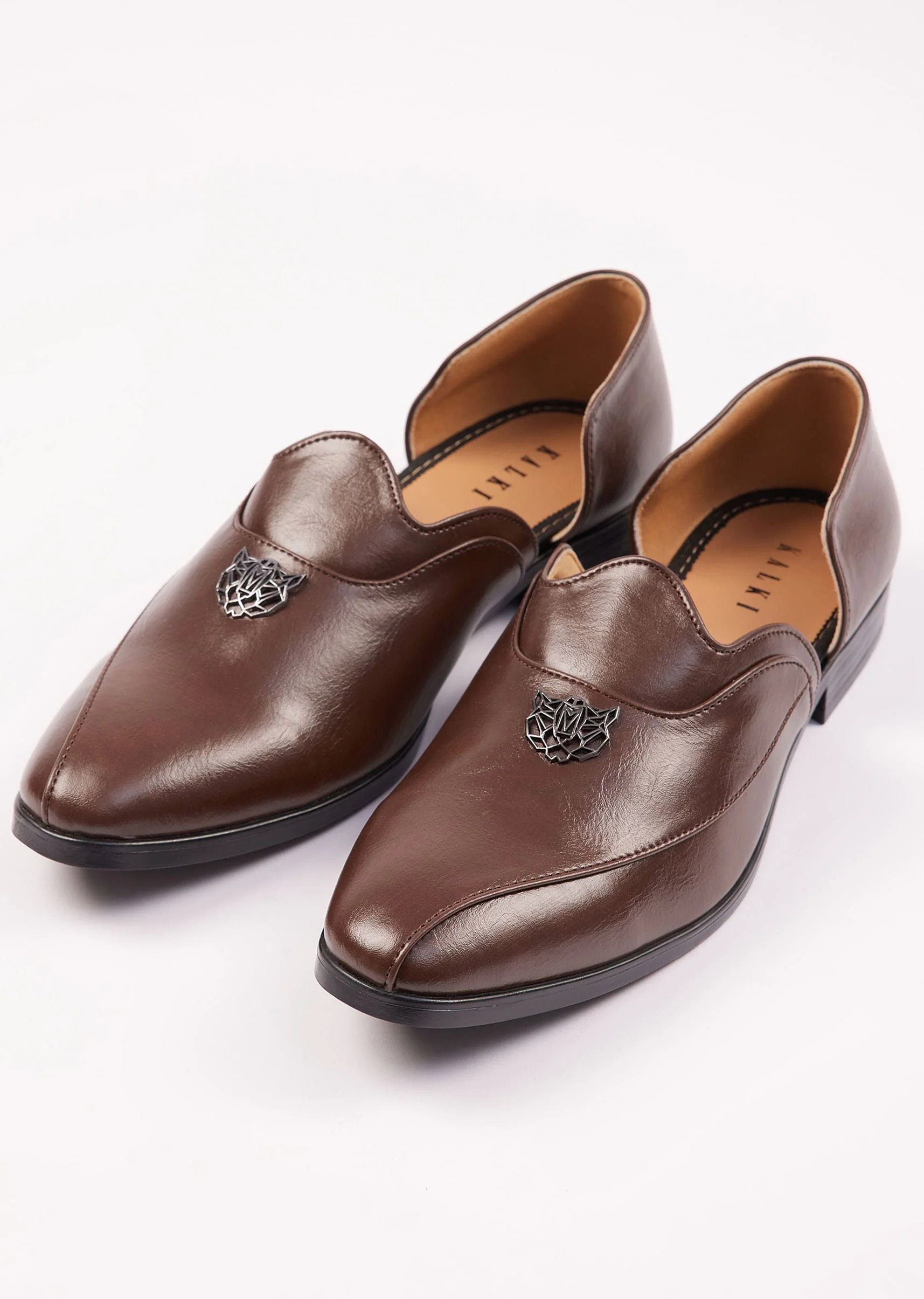 Tan Brown Glossy Juttis For Men - Image 3