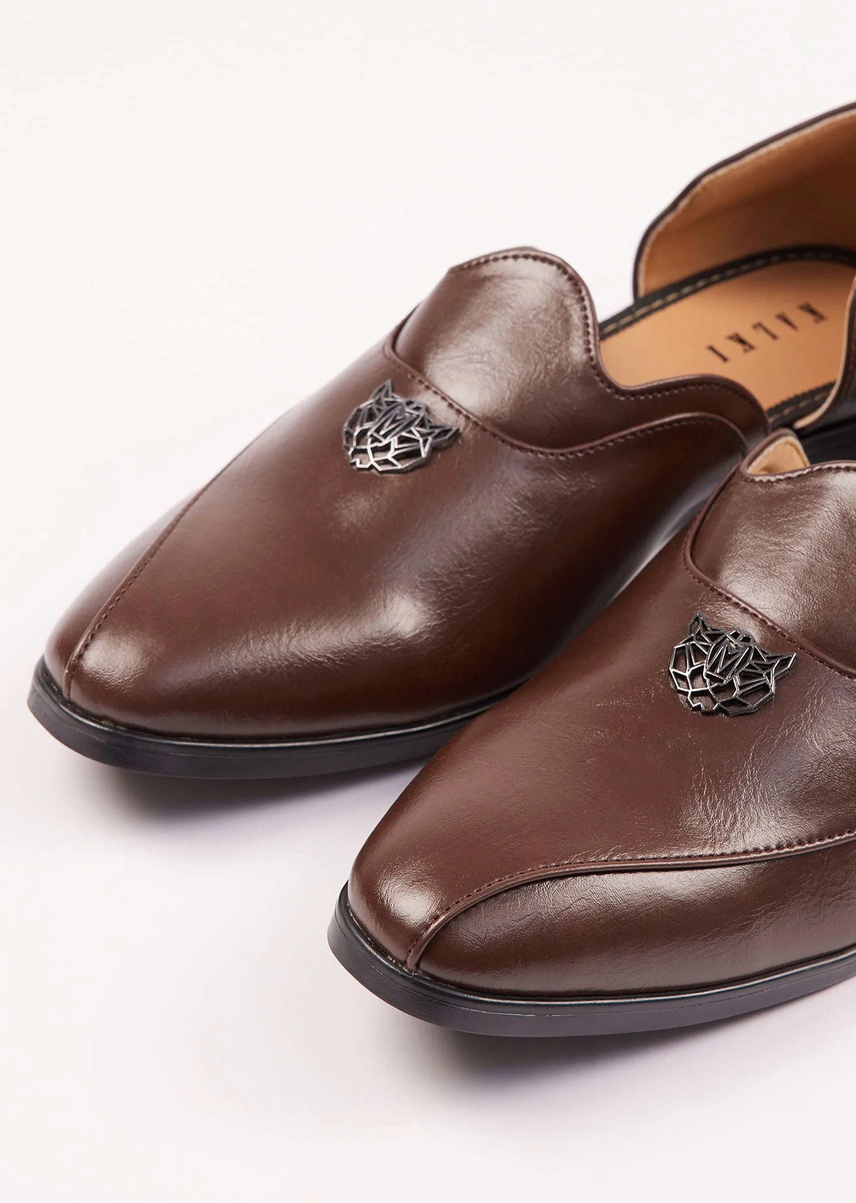 Tan Brown Glossy Juttis For Men - Image 4