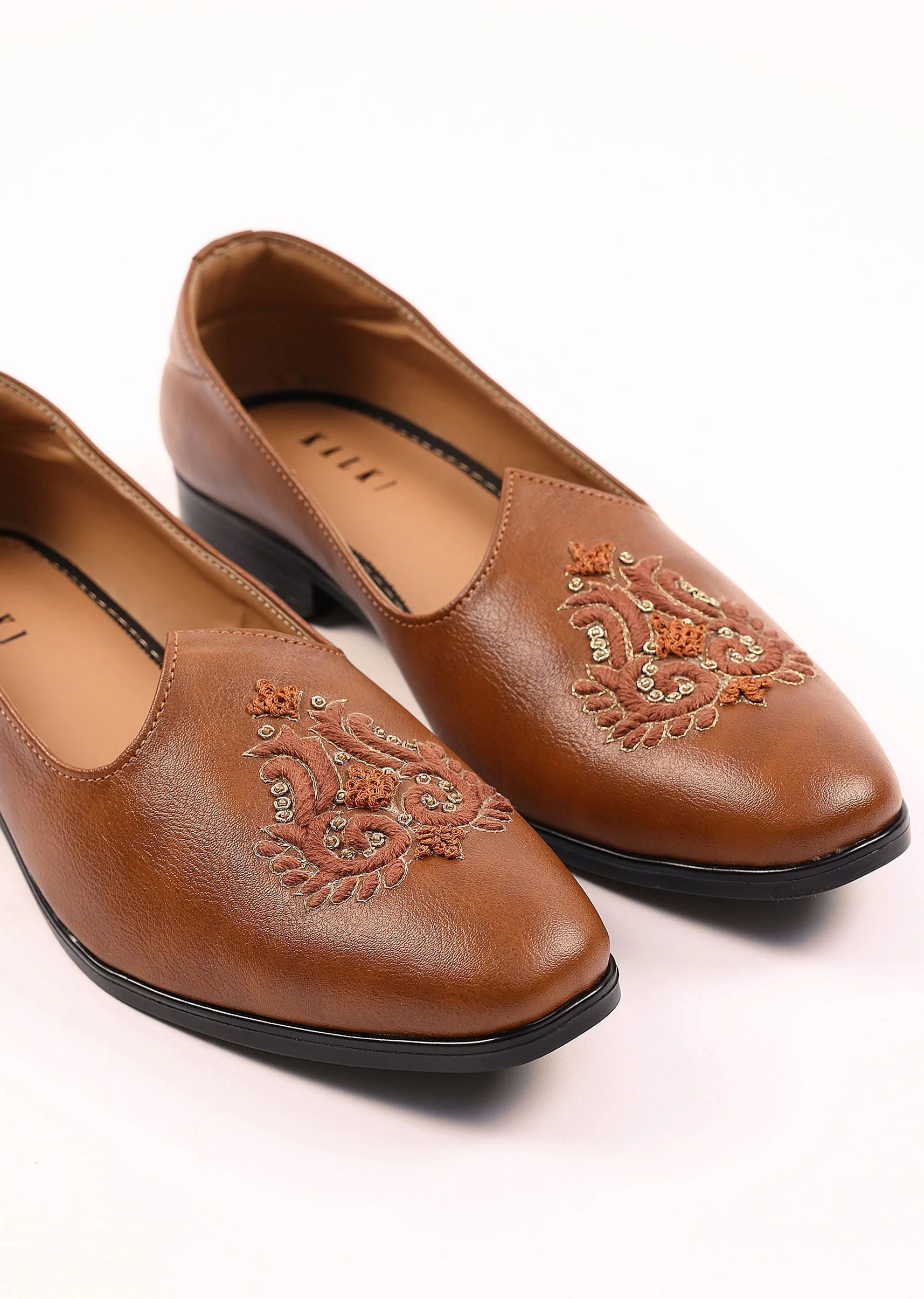 Tan Brown Jutti With Handwork - Image 4