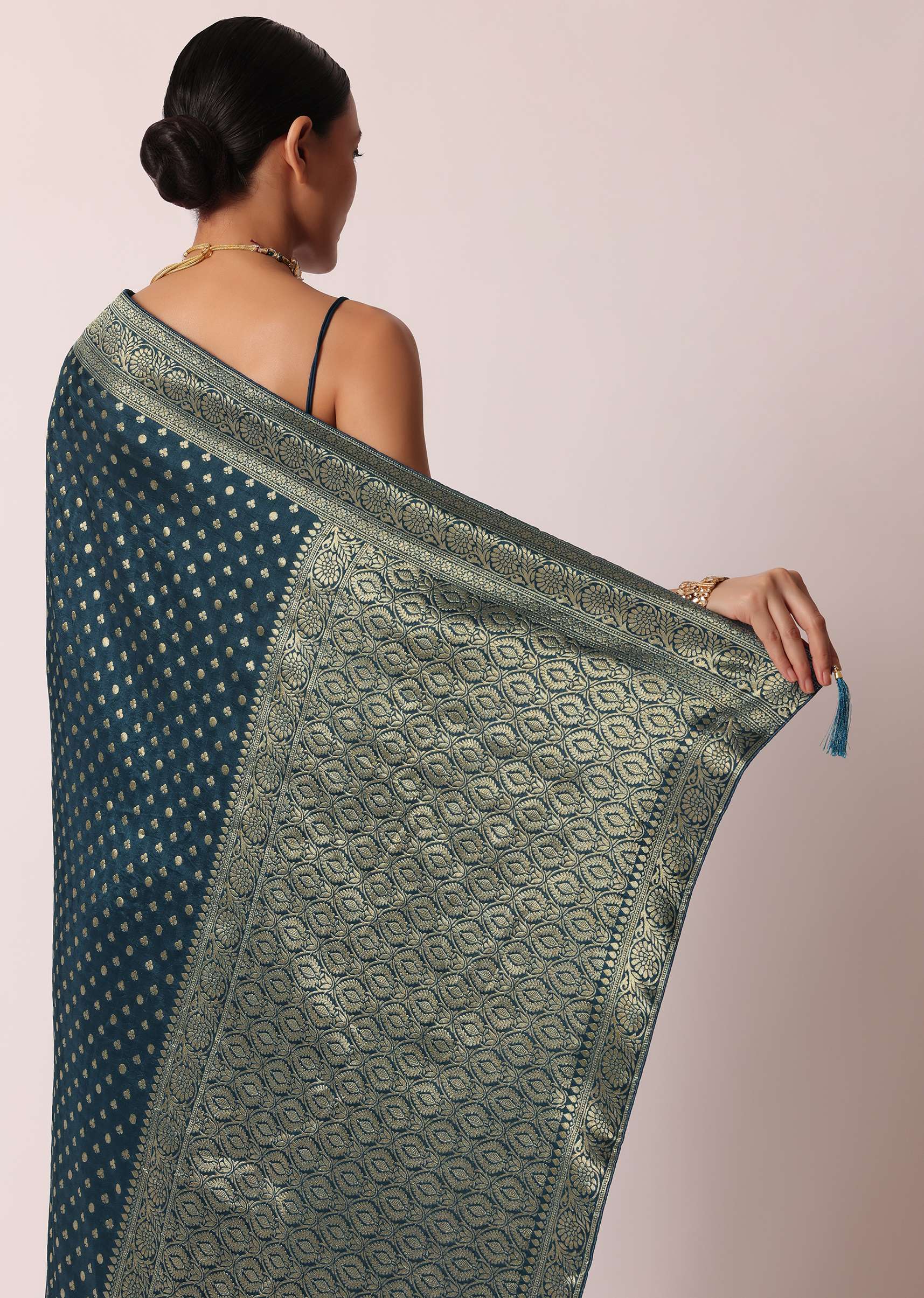 Teal Dola Silk Saree With Woven Zari Pallu And Unstitched Blouse Piece - Image 4