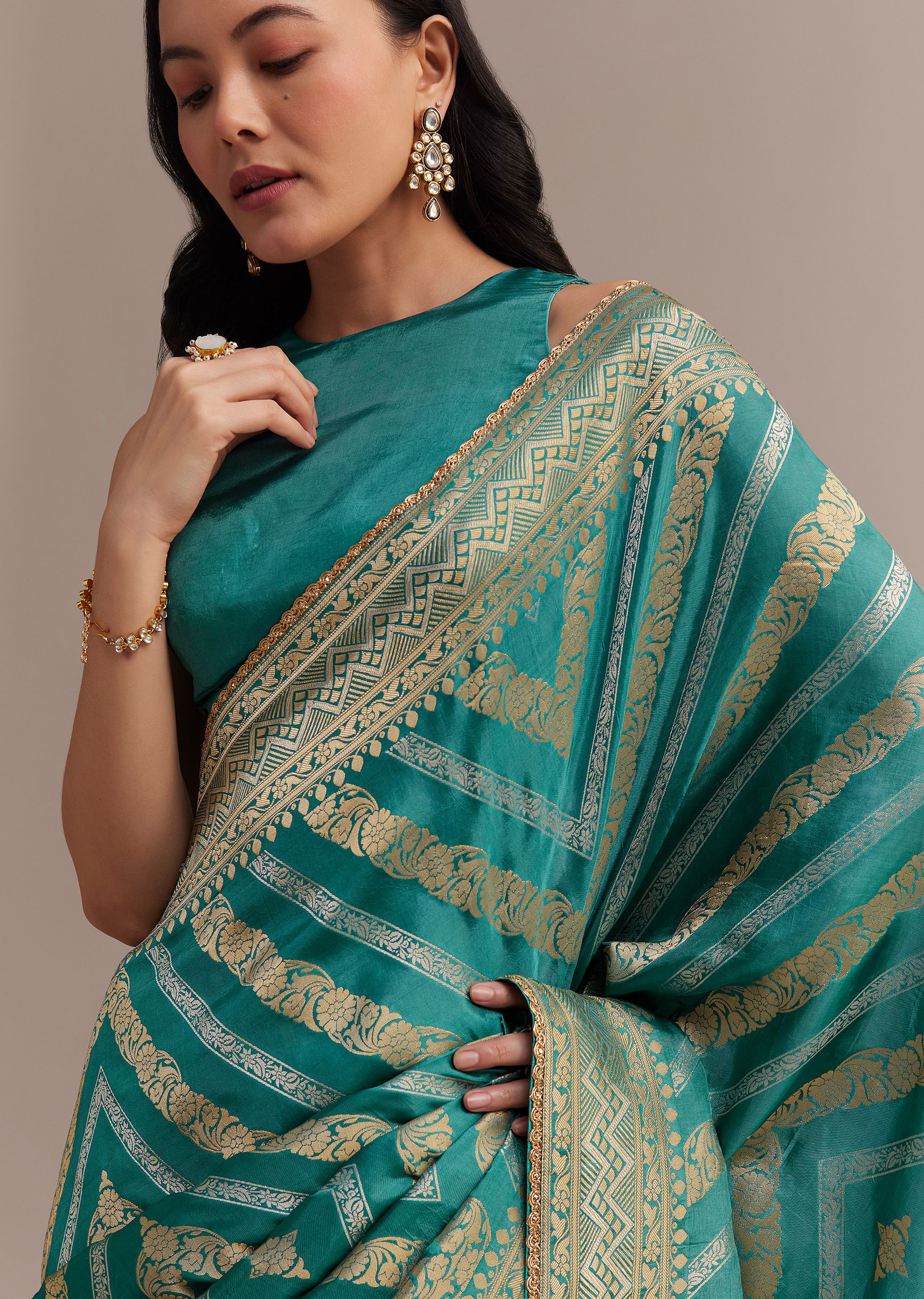 Turquoise Green Dola Silk Saree With Zari Weaving - Image 5