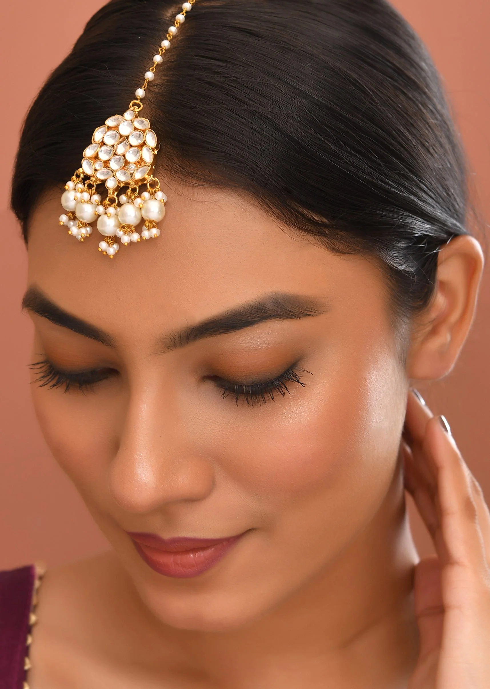White and Gold Bead Drop Kundan Maangtikka