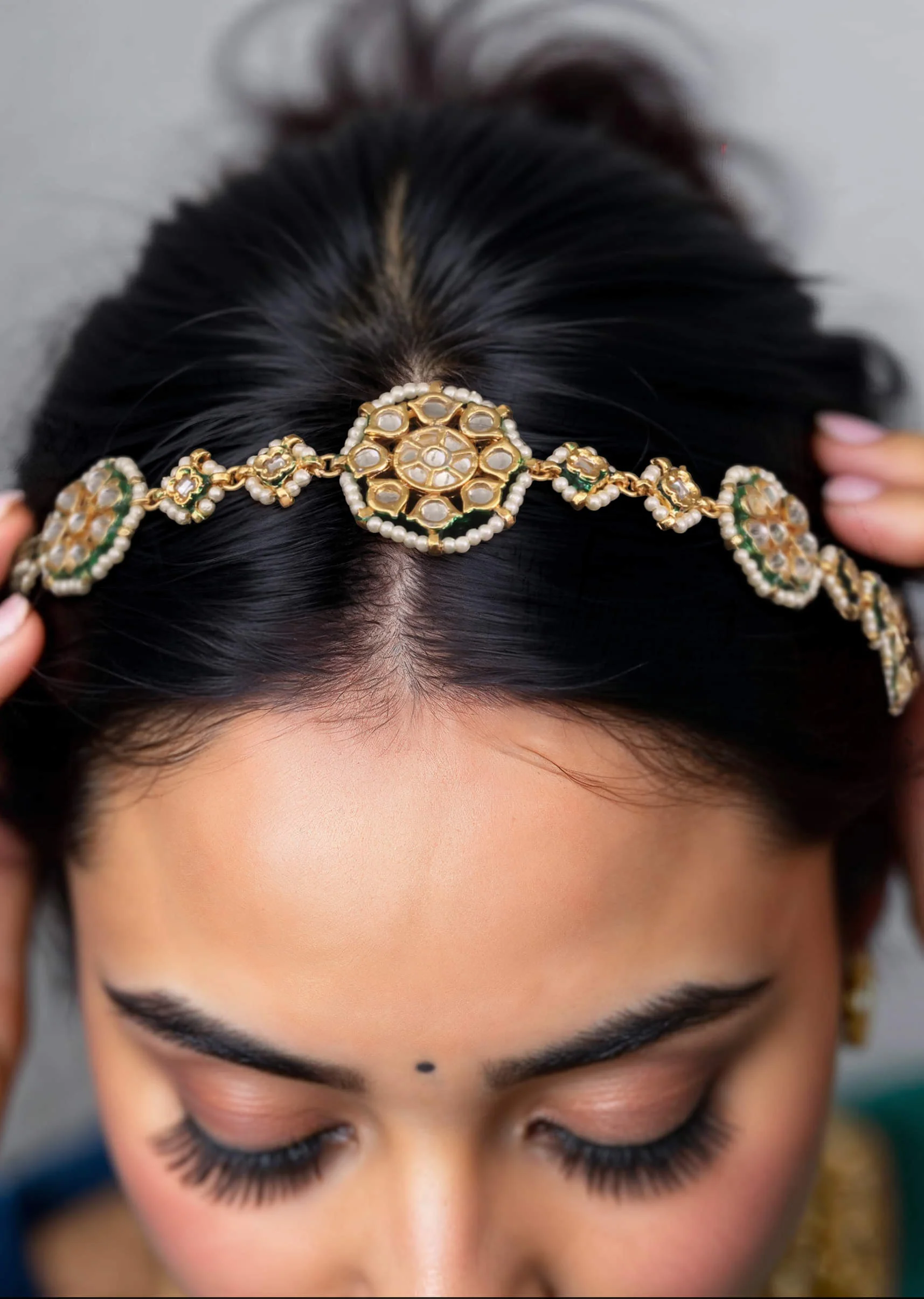 White and Gold Kundan Floral Mathapatti