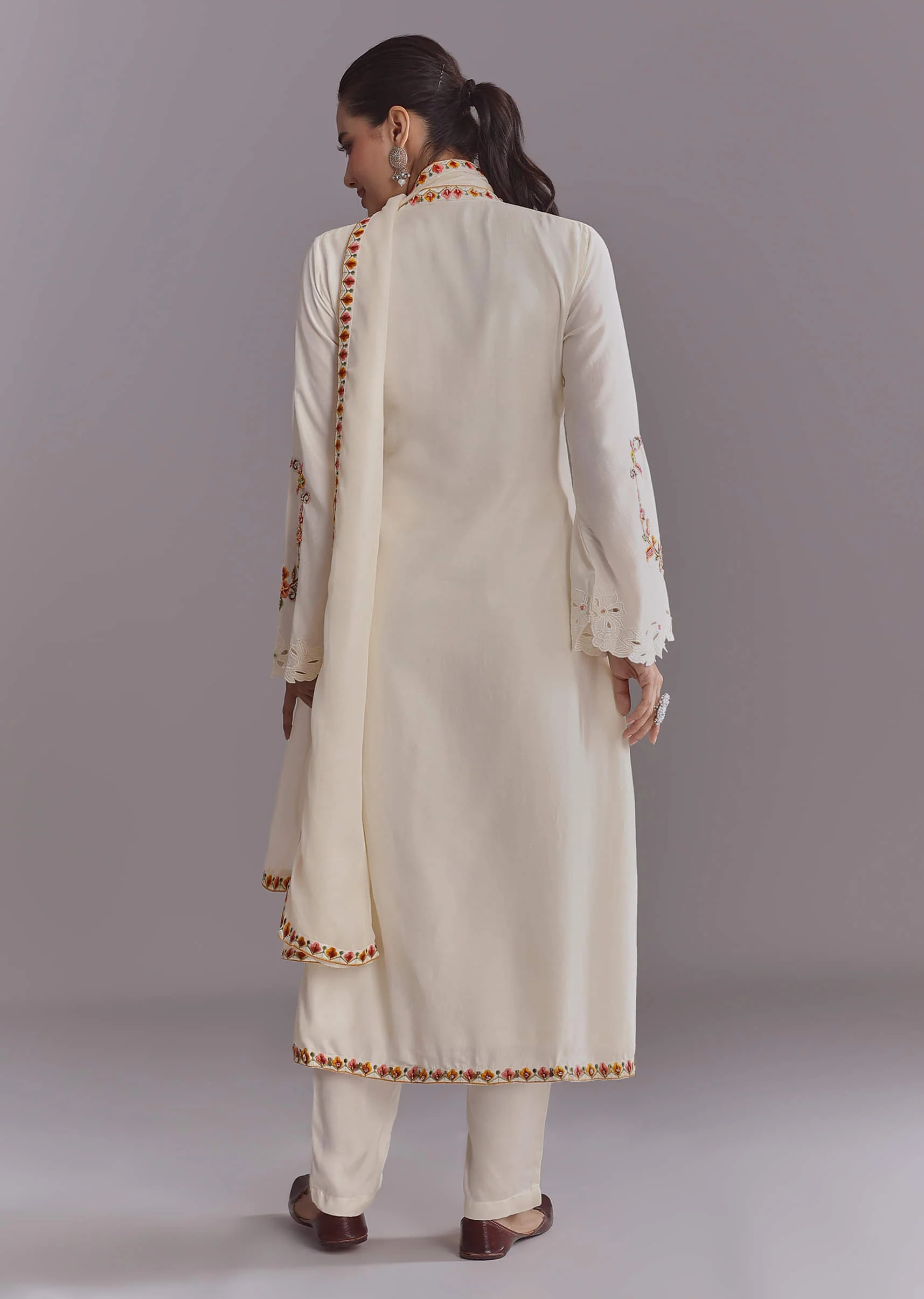 White Crepe Kurta Set With Multicolour Resham Work - Image 5