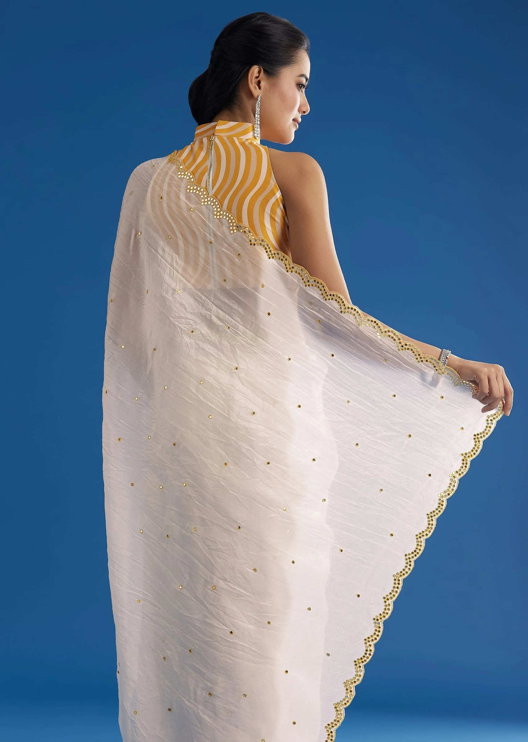 White Crepe Silk Saree With Mirror Scallop Contrast Border And Yellow Blouse - Image 6