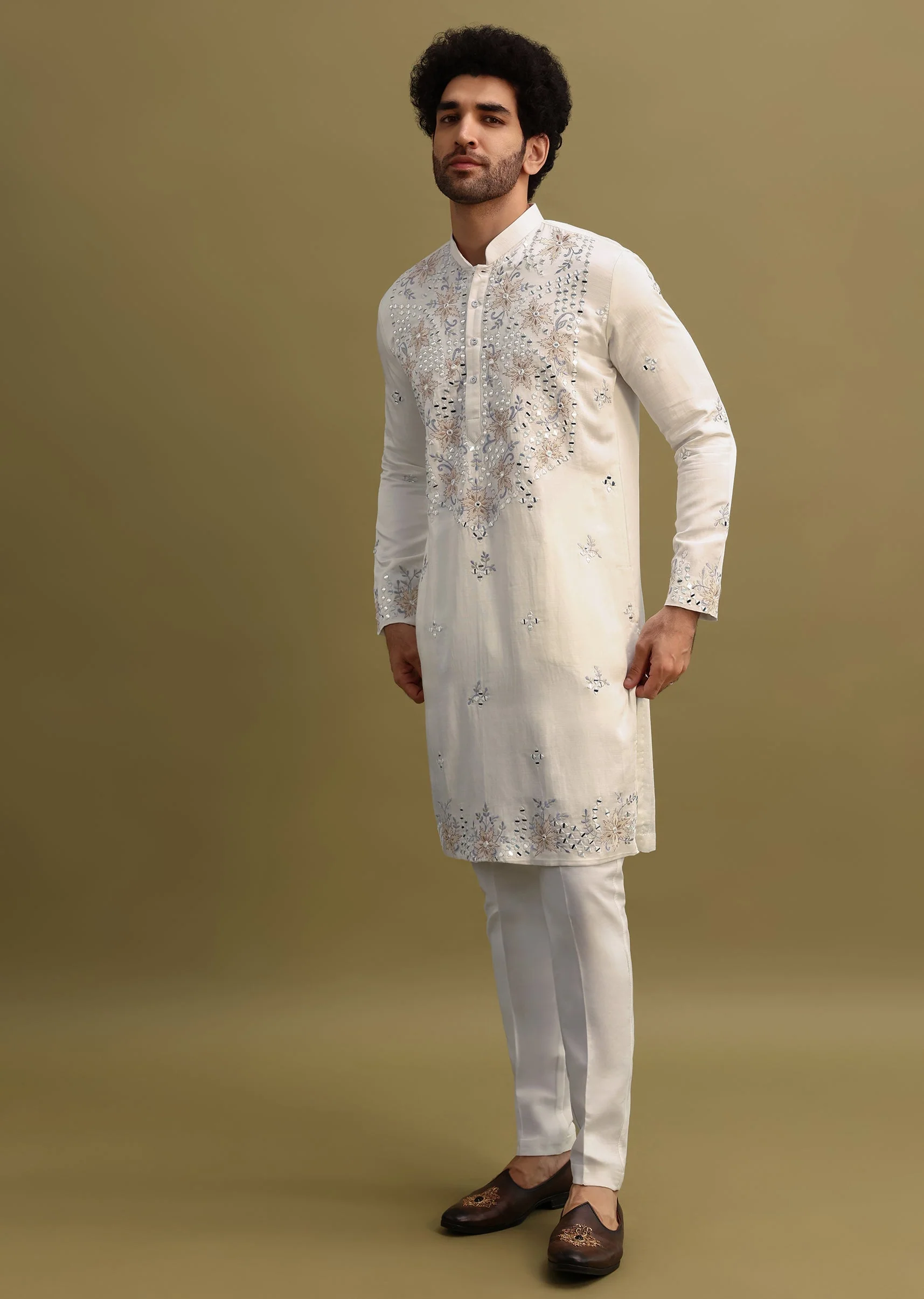 White Embroidered Mirror Work Kurta Set For Men - Image 2