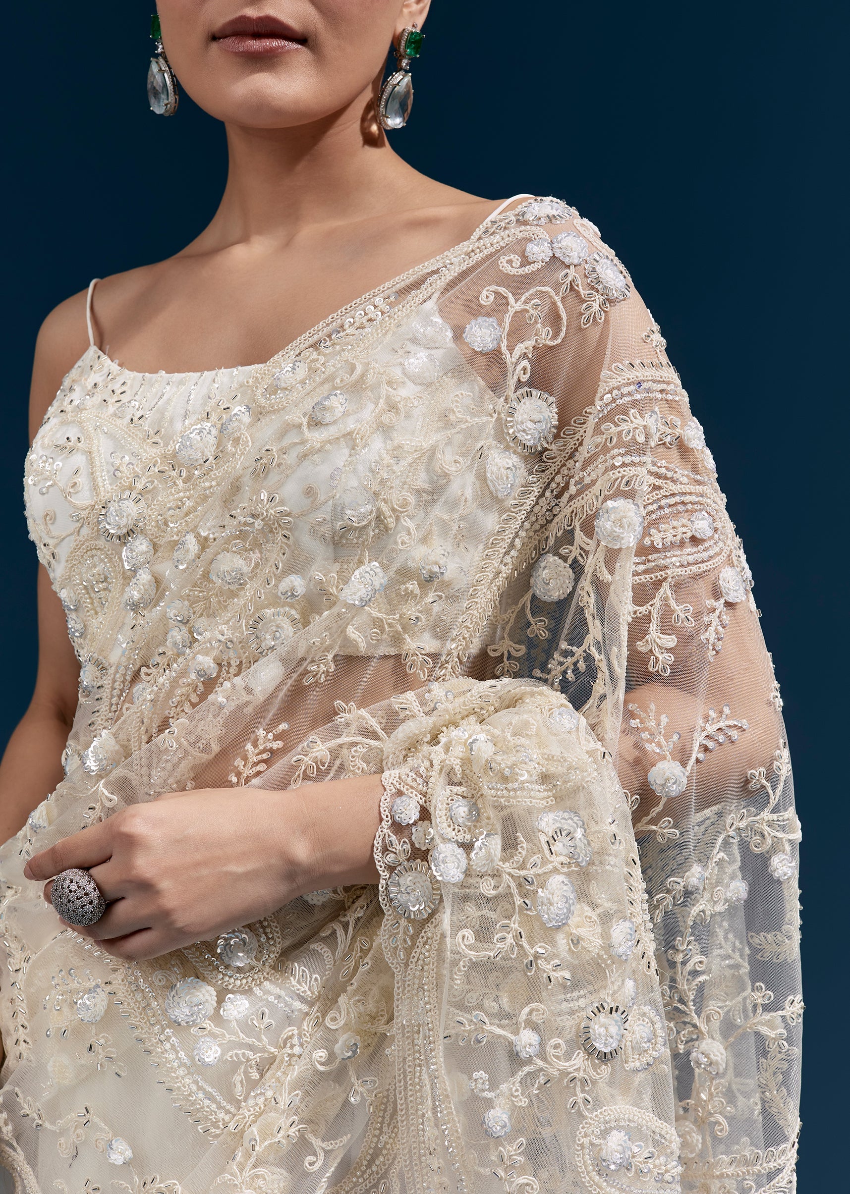 White Floral Heavy Embroidered Net Saree With Tasselled Pallu - Image 2