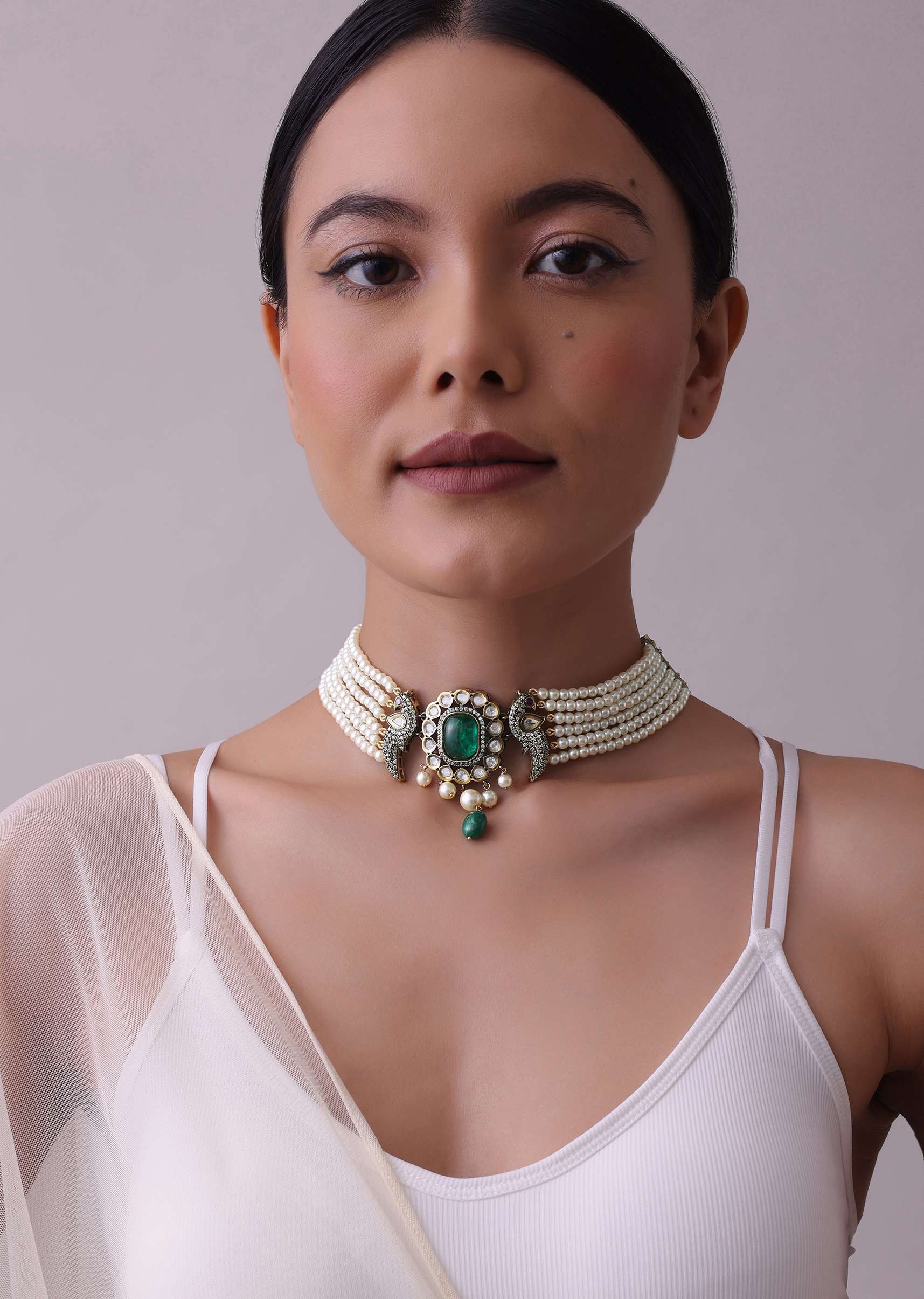 White Gold-Finish Kundan Choker Set With Pearls And Faux Diamonds In Mix Metal - Image 3