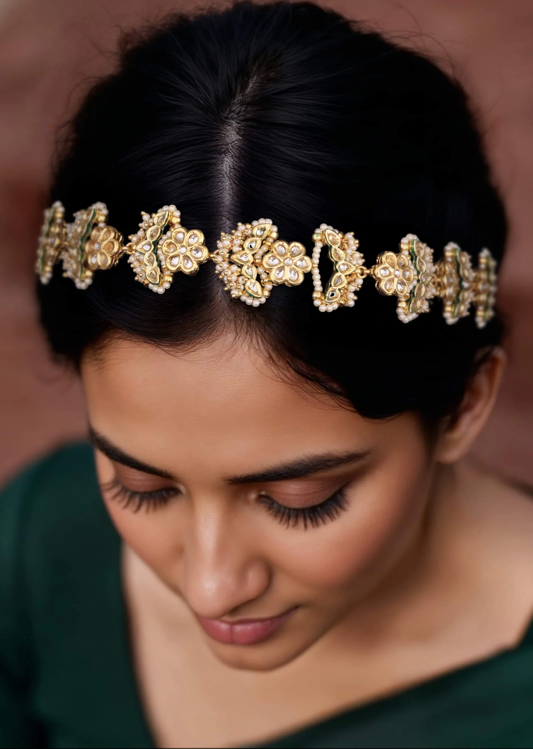 White Kundan Embellished Mathapatti
