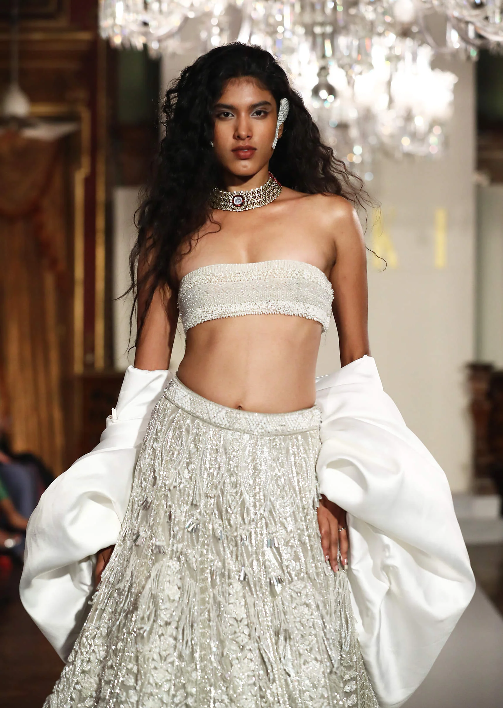 White Net Bridal Lehenga With Beads And Cutdana Embroidery - Image 2