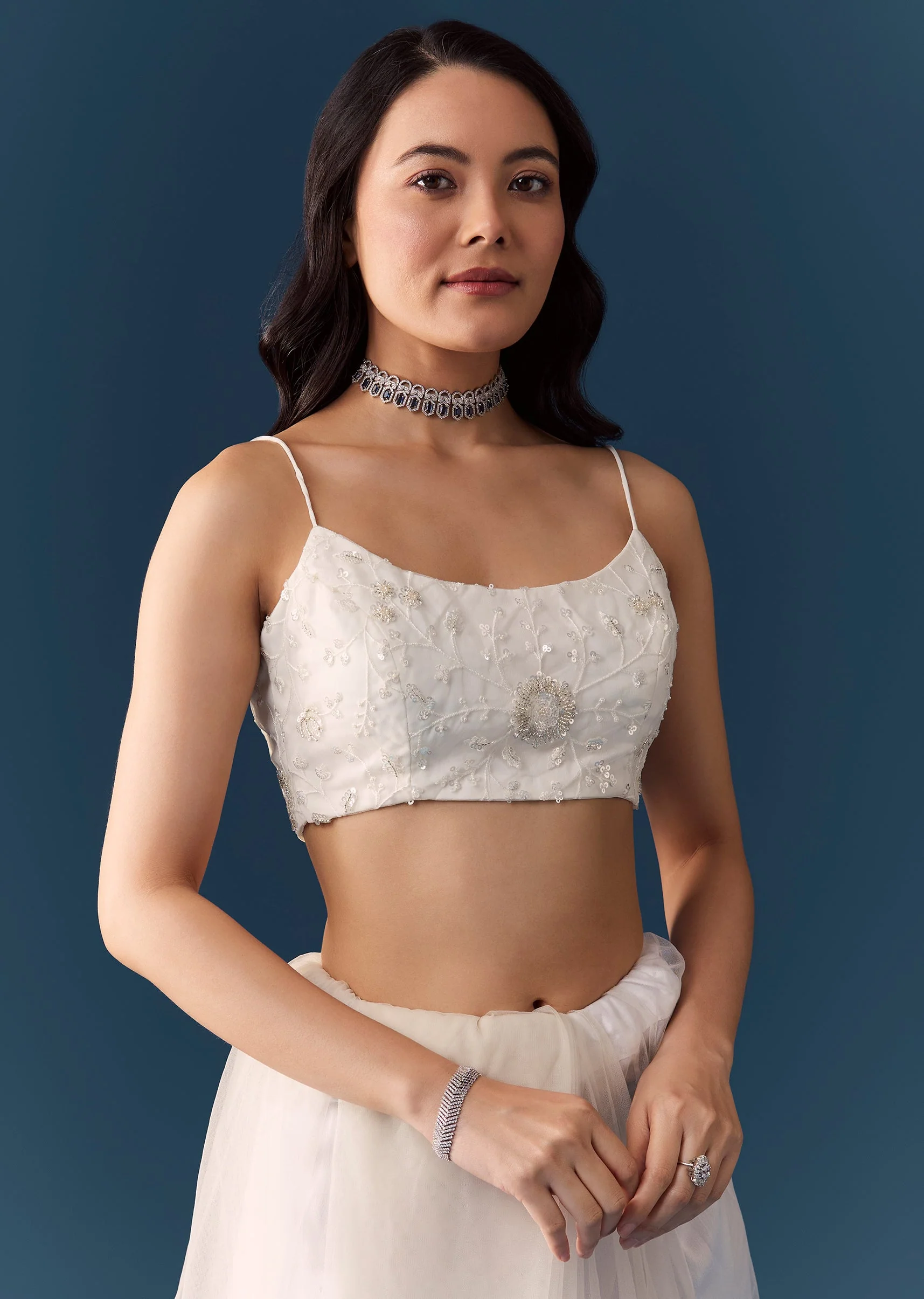 White Net Jaal Resham Work Saree with Unstitched Blouse - Image 7