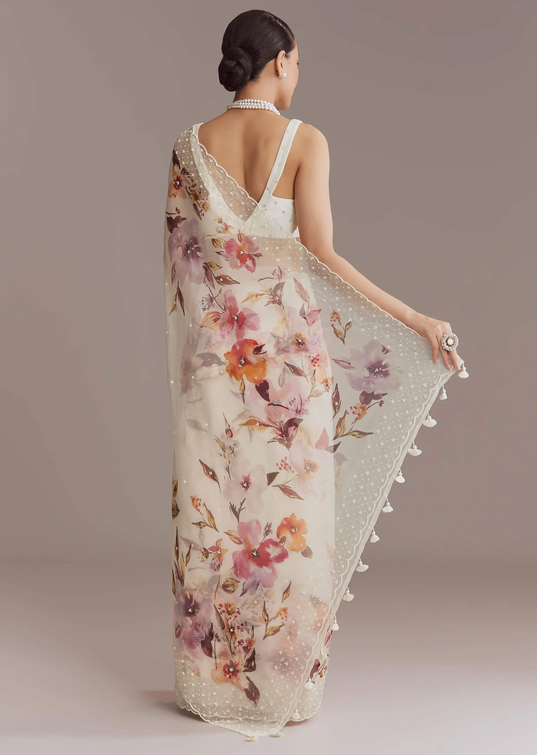 White Organza Printed Saree With Bead Embroidery - Image 4