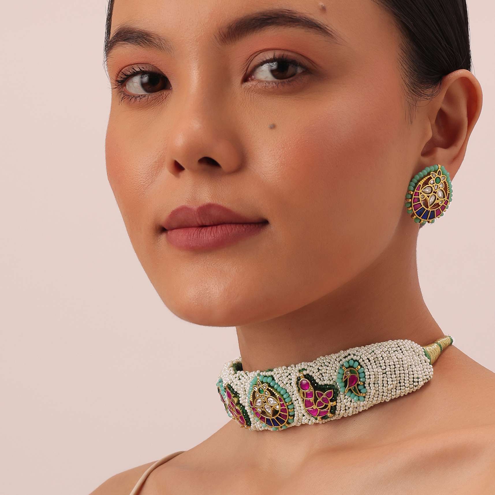 White Rajasthani Ponchi Kundan Studded Choker With Stud Earrings - Image 3
