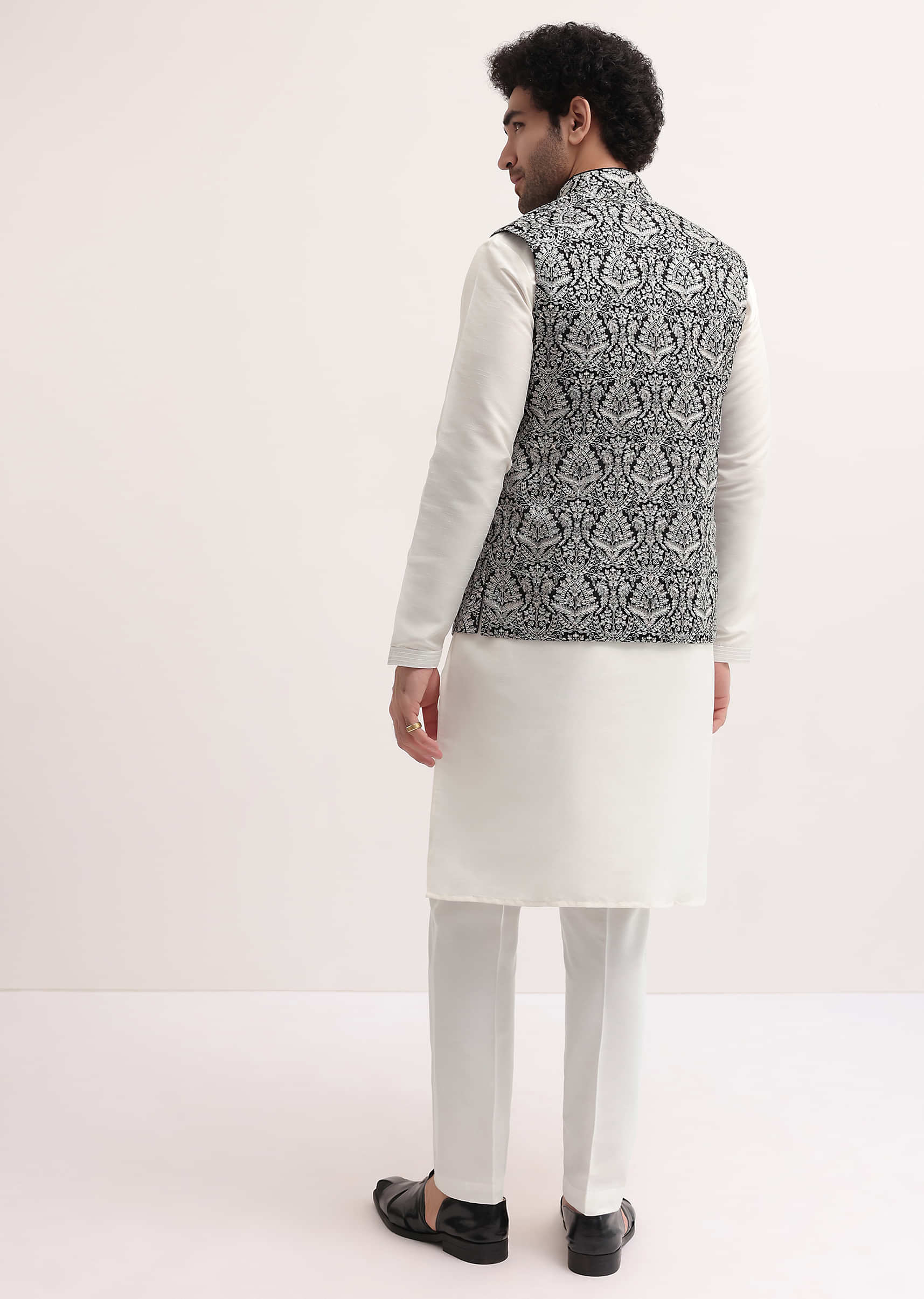 White Resham Work Kurta Jacket Set For Men - Image 4