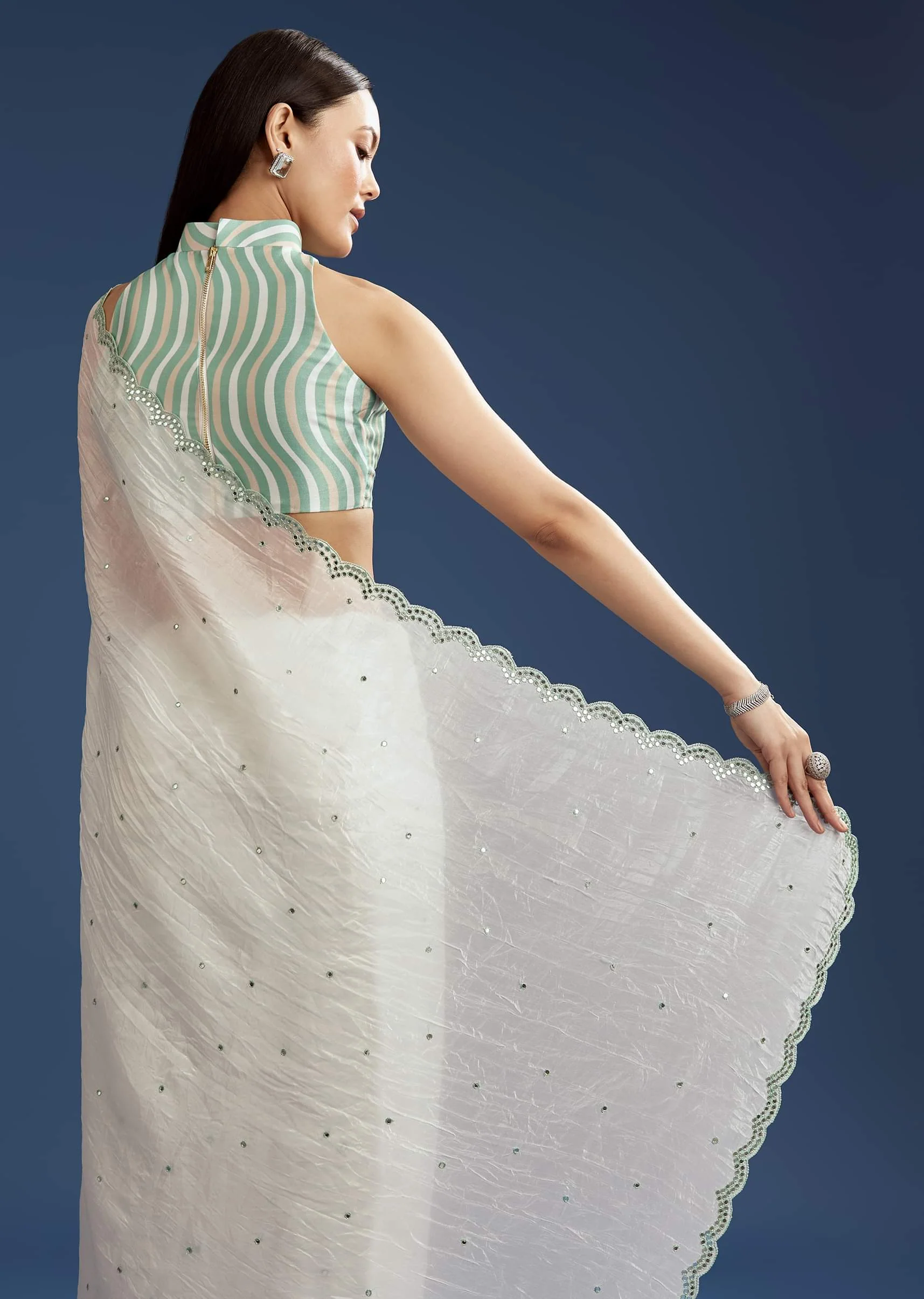 White Tissue Saree With Contrast Border - Image 4