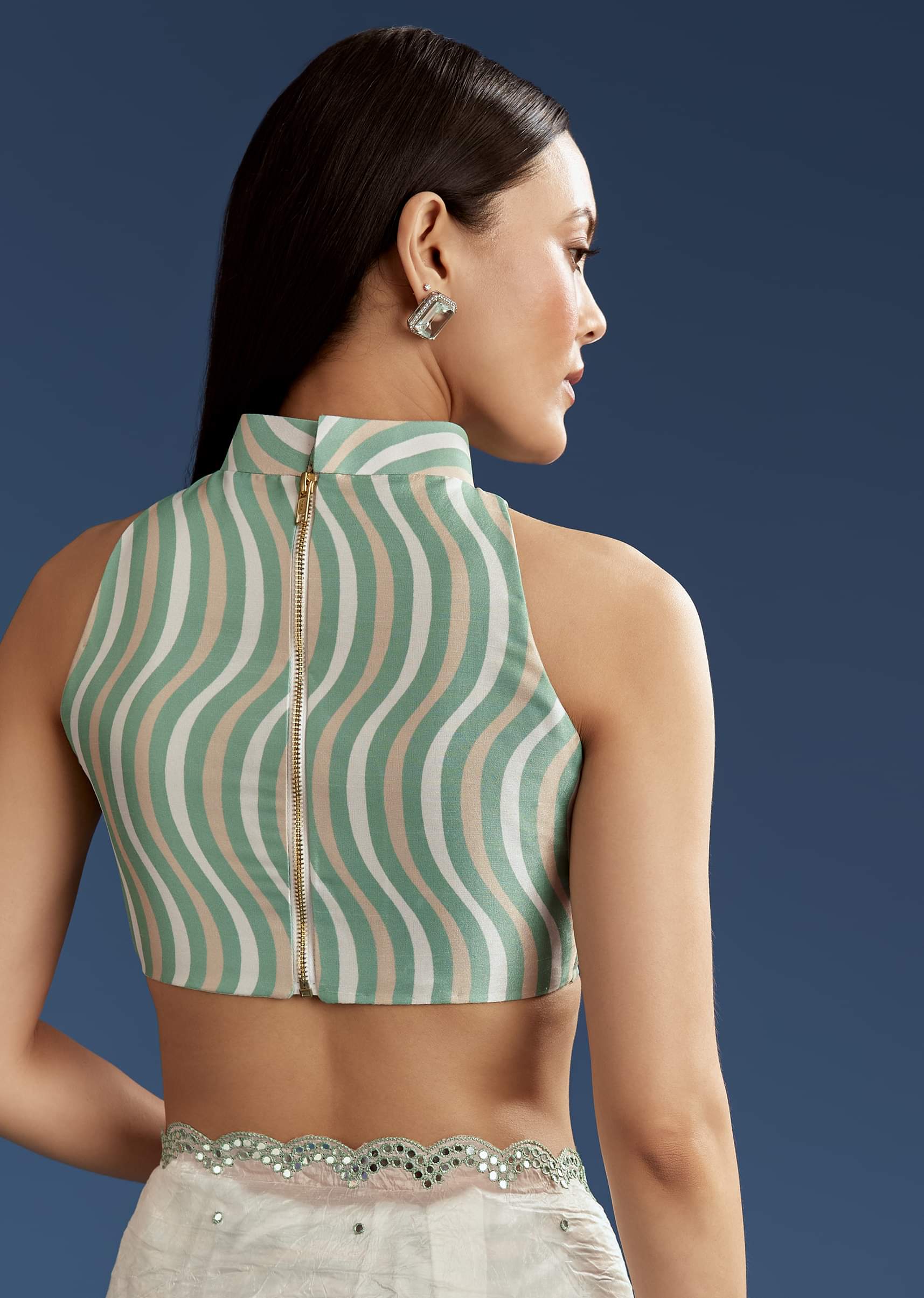 White Tissue Saree With Contrast Border - Image 8