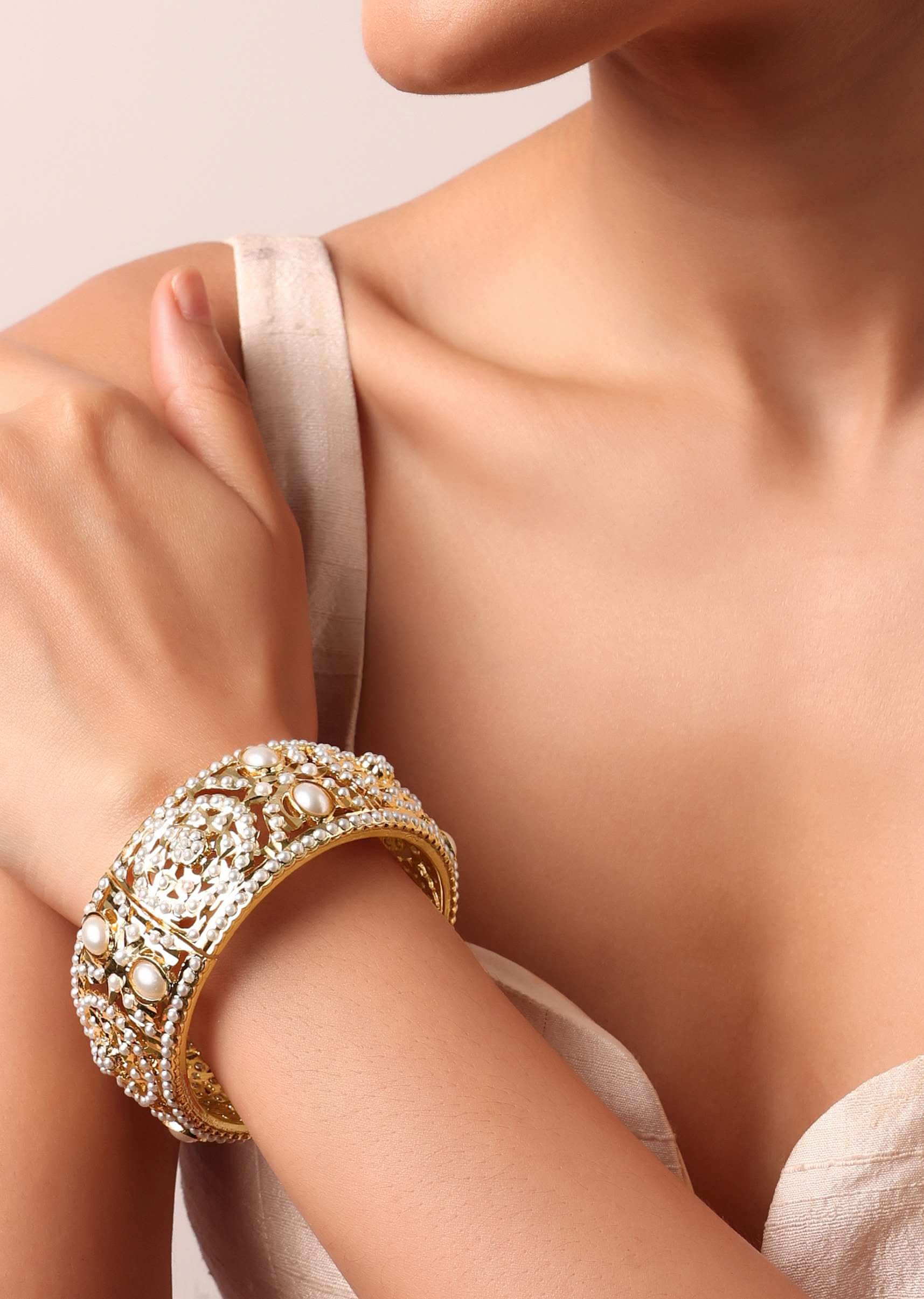 White Tone Bangle With Kundan And Beads