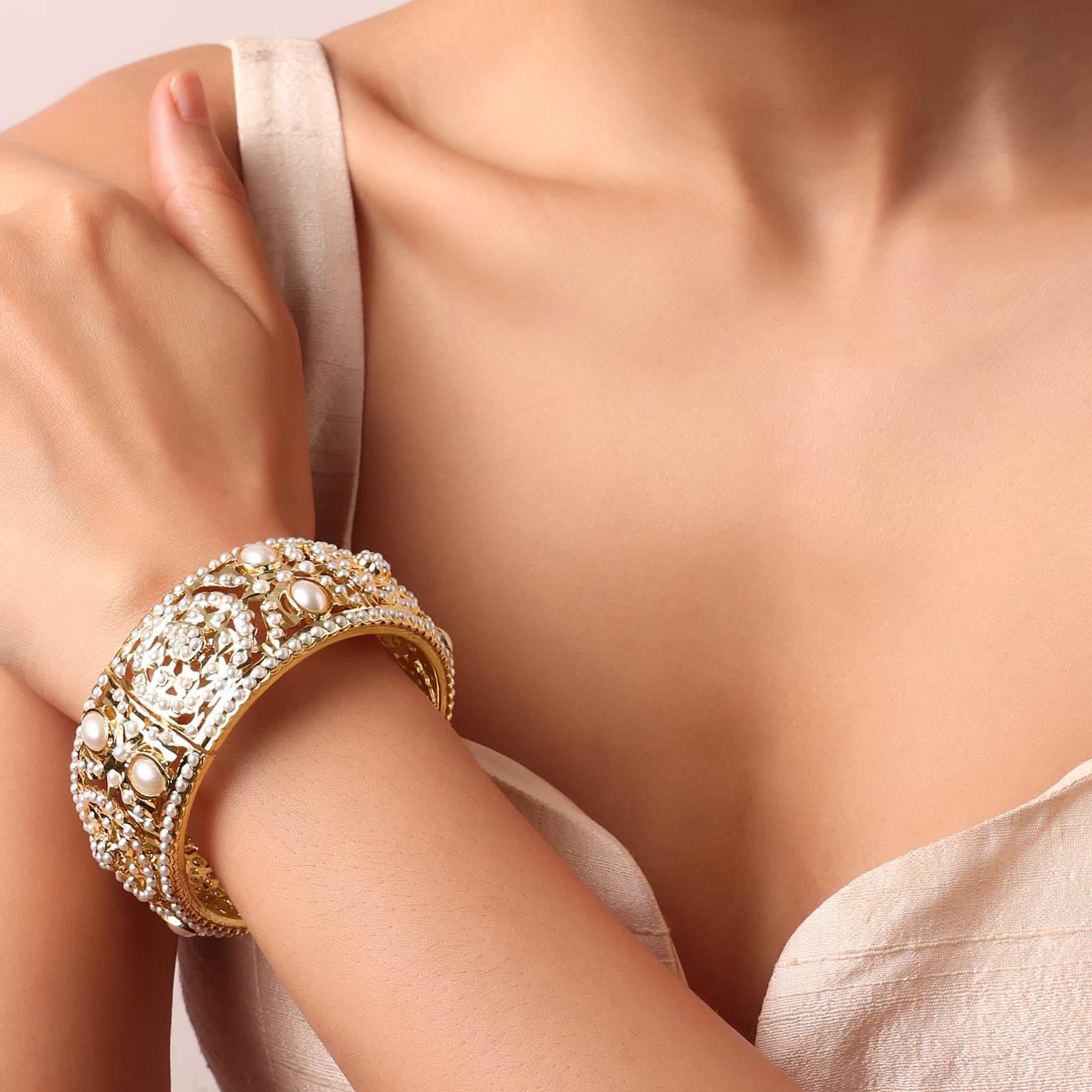 White Tone Bangle With Kundan And Beads - Image 2