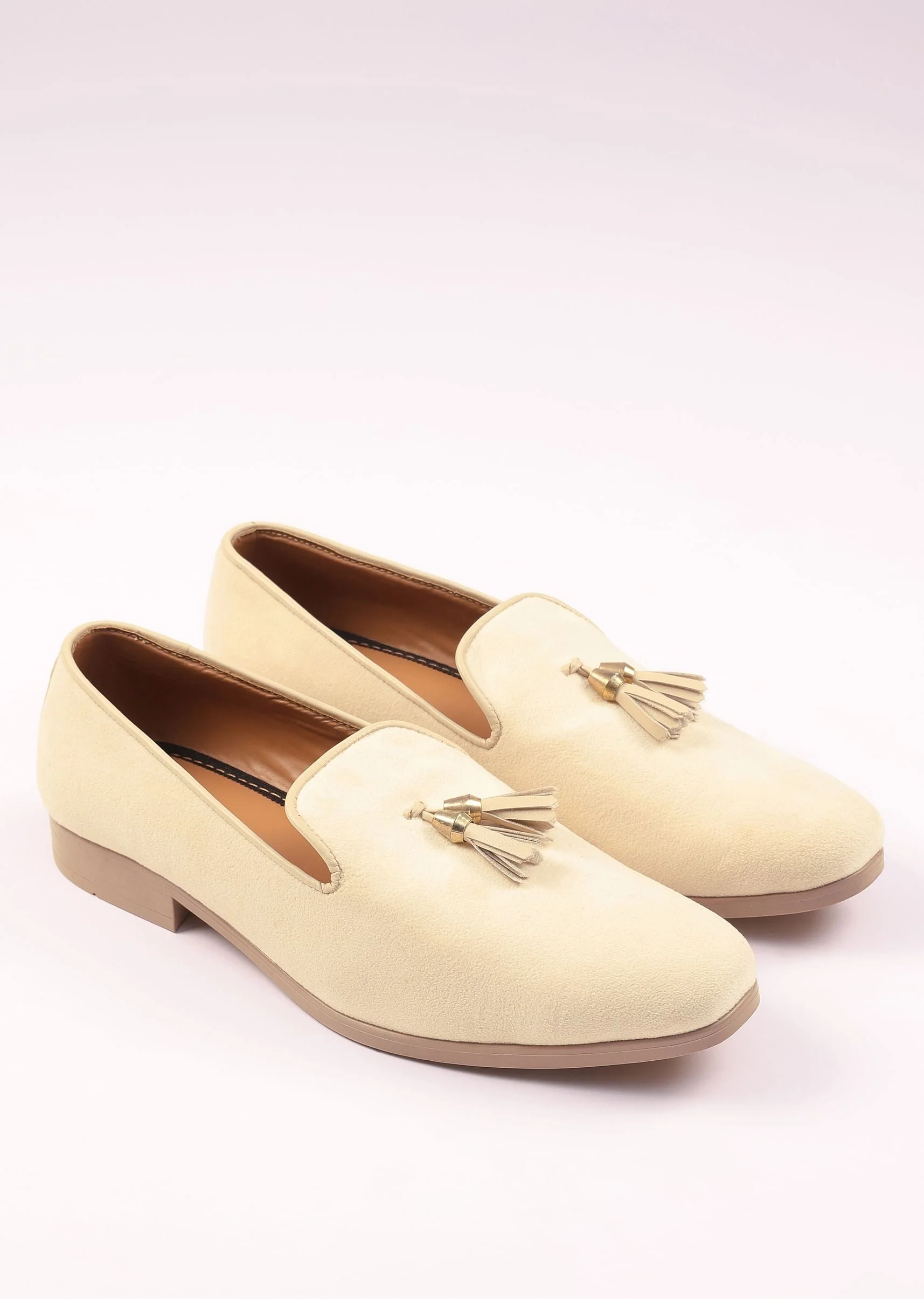 White Velvet Tassel Jutti - Image 3