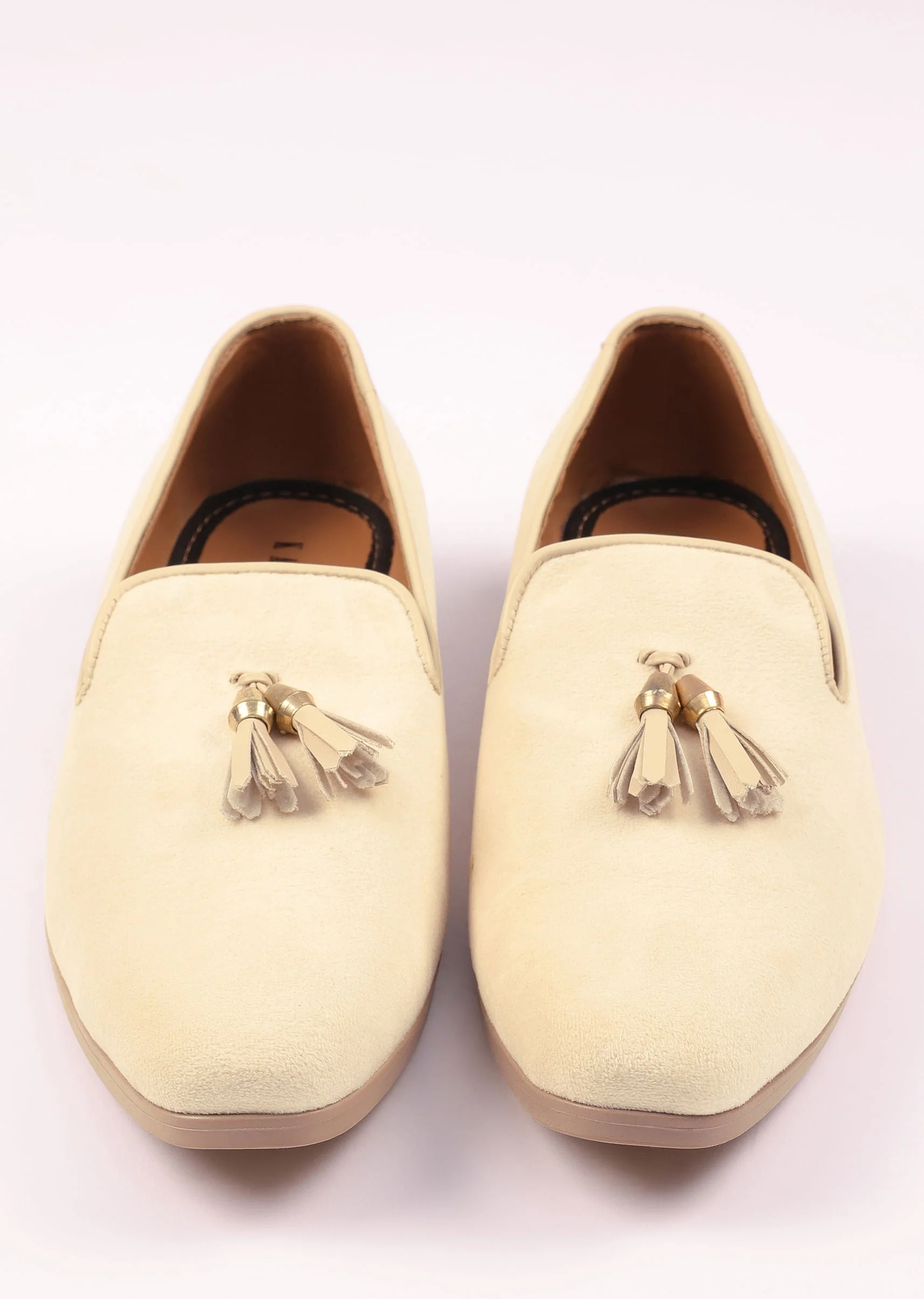White Velvet Tassel Jutti - Image 5