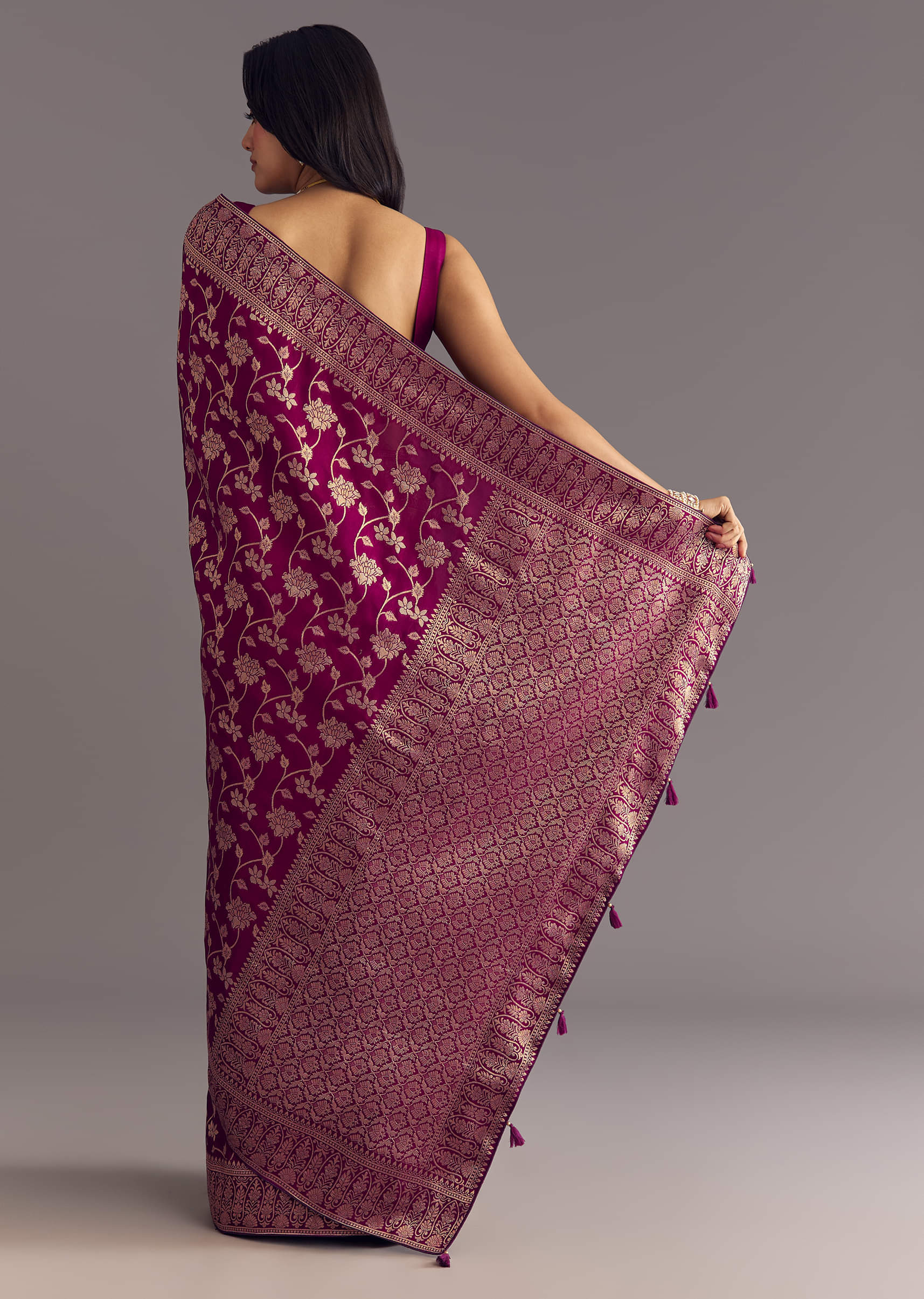 Wine Dola Silk Saree With Zari Jaal And Border Work - Image 6