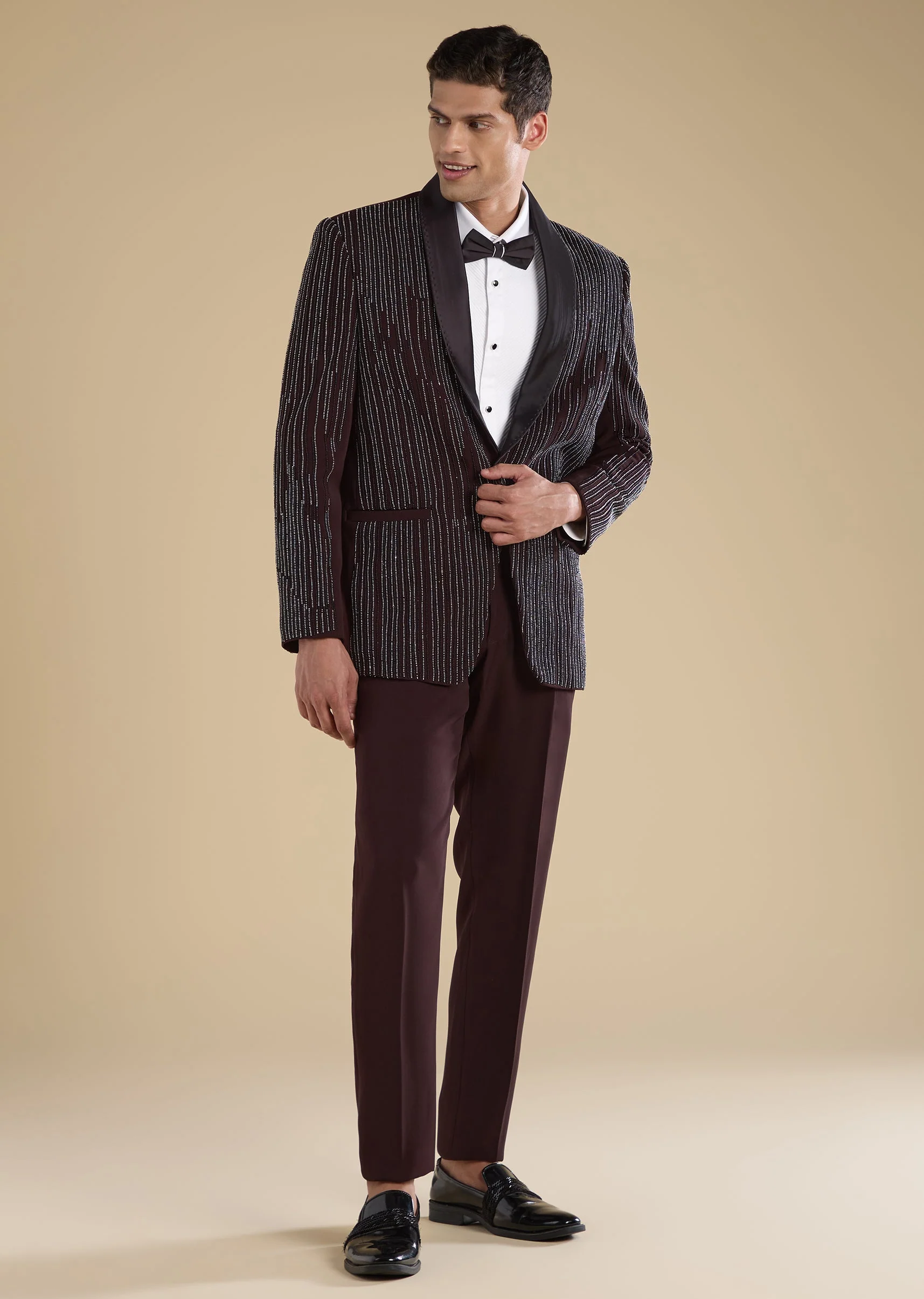 Wine Embellished Tuxedo Set With Bow Shirt And Trousers - Image 2