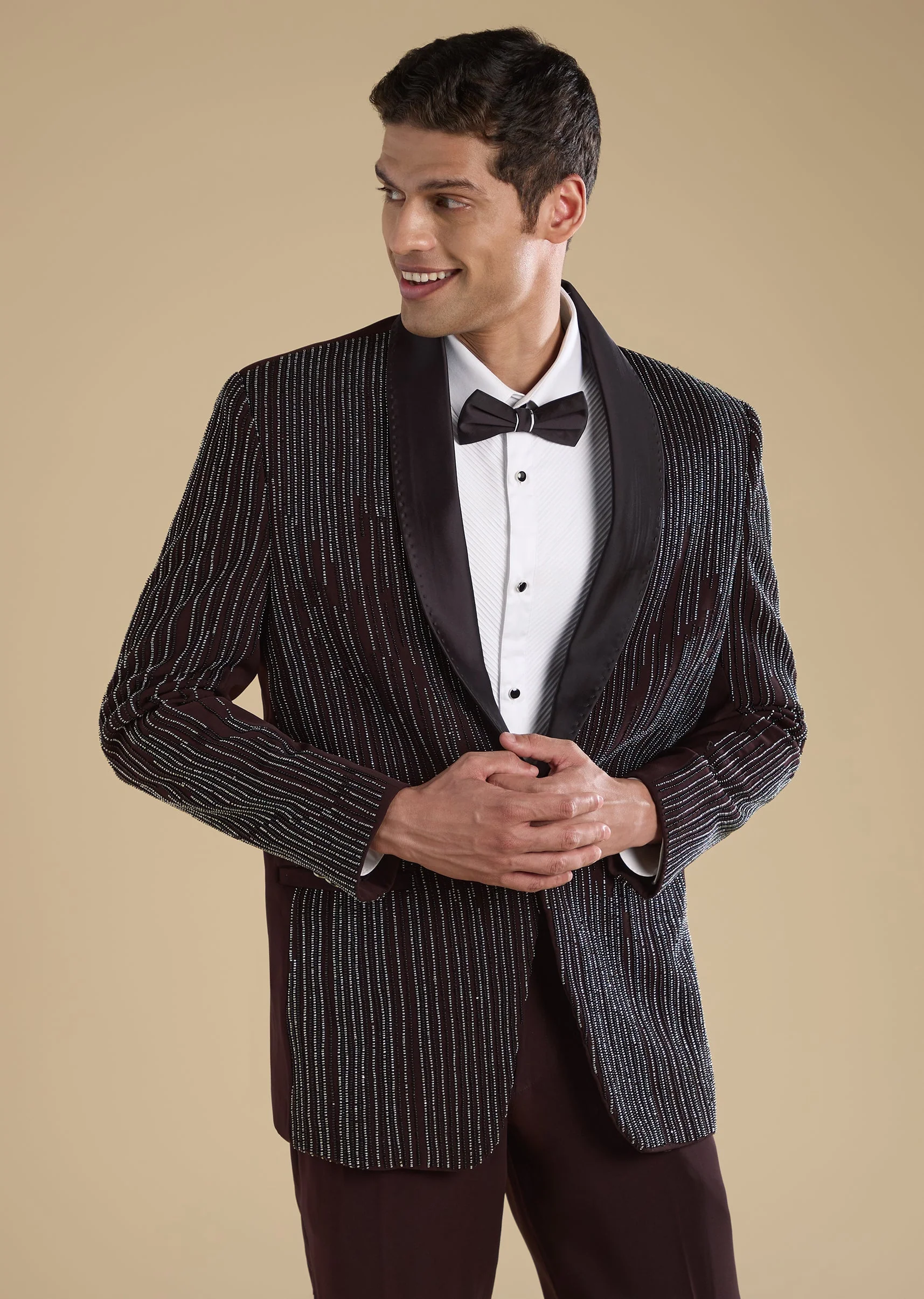 Wine Embellished Tuxedo Set With Bow Shirt And Trousers - Image 3