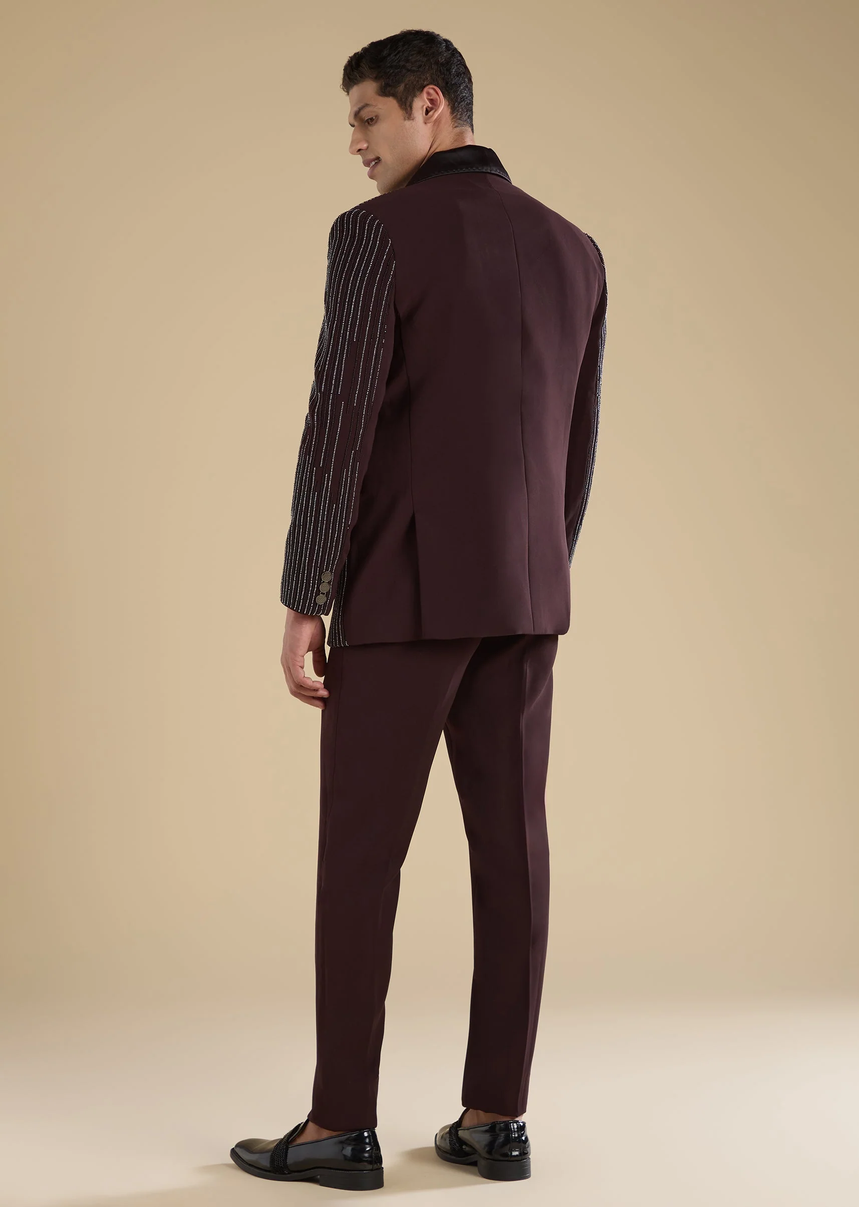 Wine Embellished Tuxedo Set With Bow Shirt And Trousers - Image 5