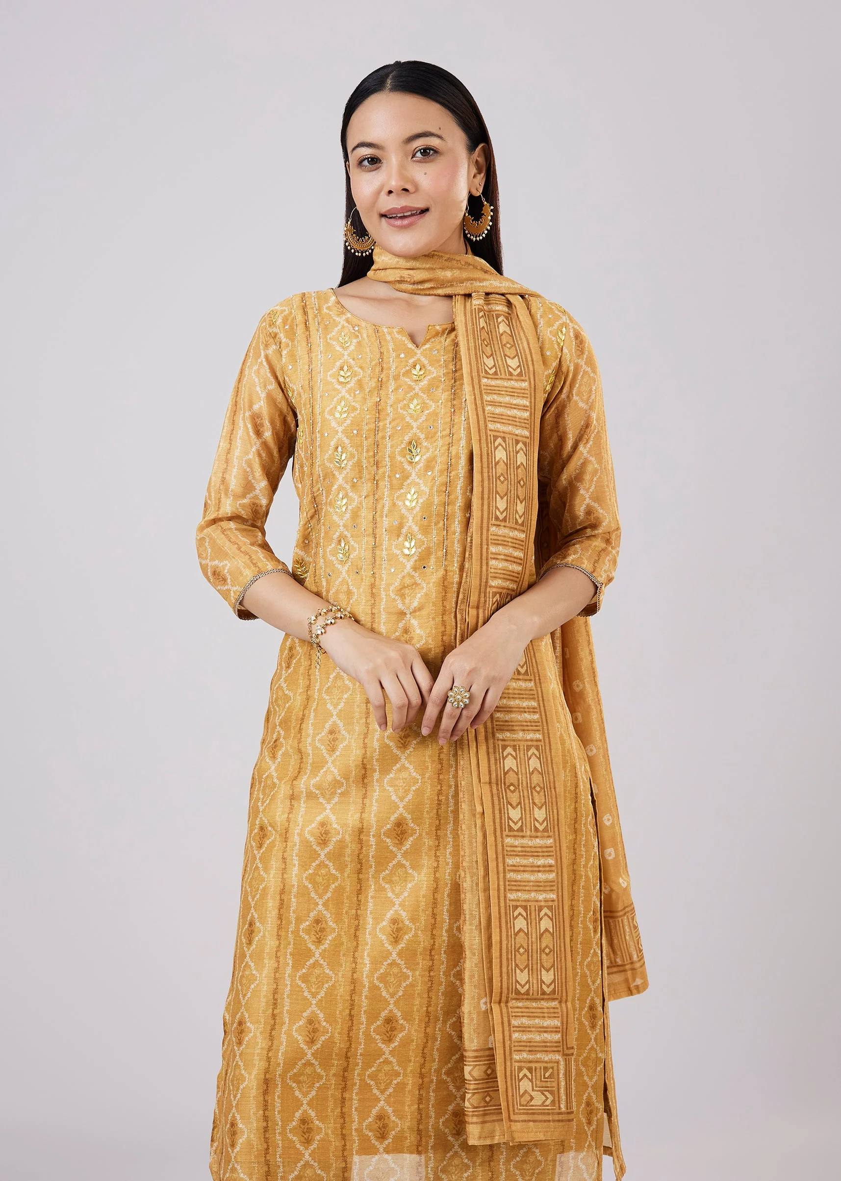 Yellow Chanderi Kurta Set With Gotta Patti Work - Image 4