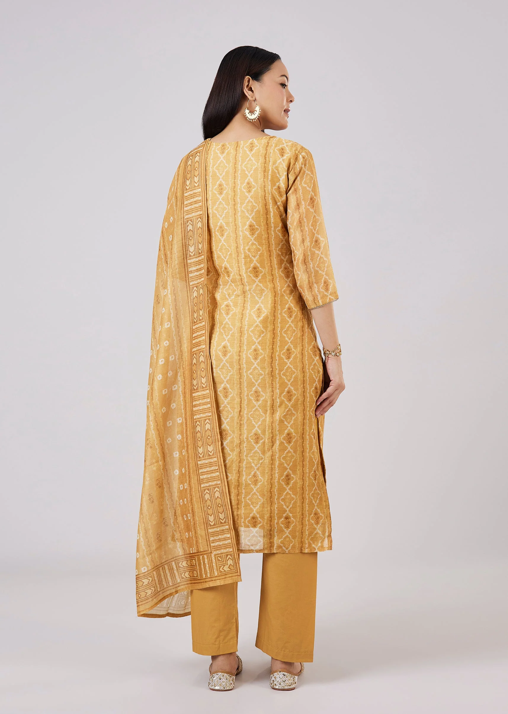 Yellow Chanderi Kurta Set With Gotta Patti Work - Image 5