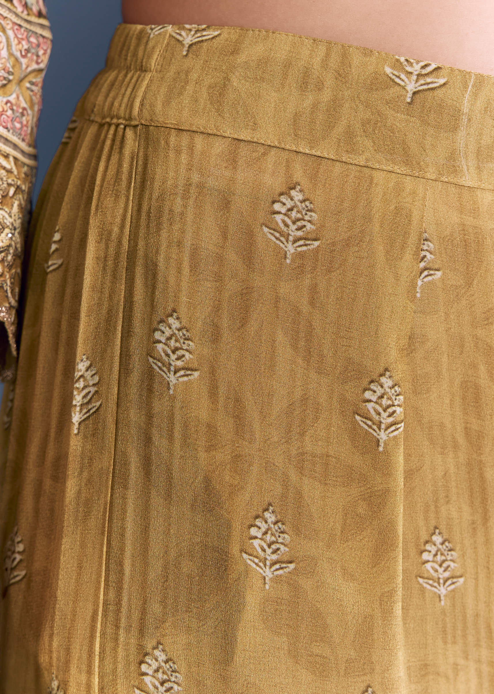 Yellow Crepe Kurta Set With Indie Print And Zari Embroidery - Image 6