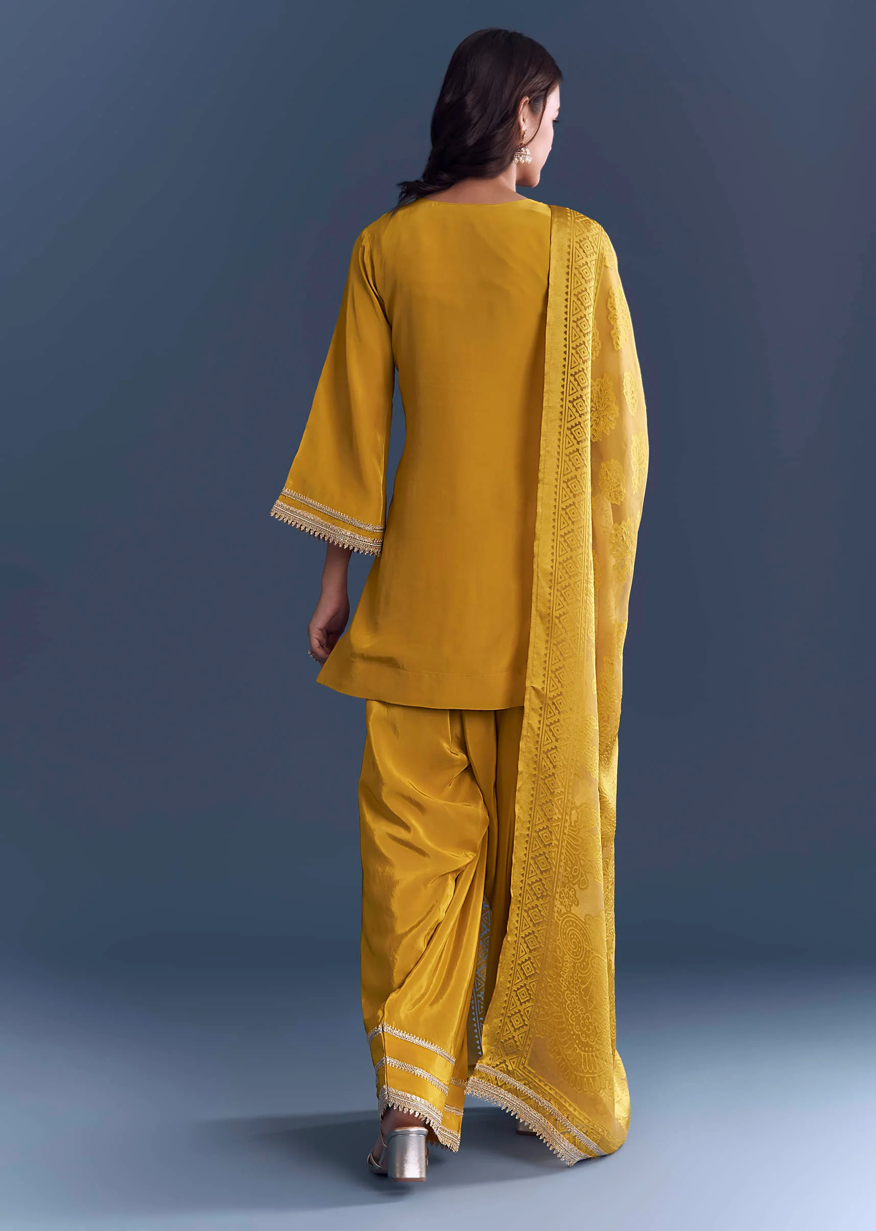Yellow Crepe Kurta Set With Zardosi Work And Farzi Pants - Image 5