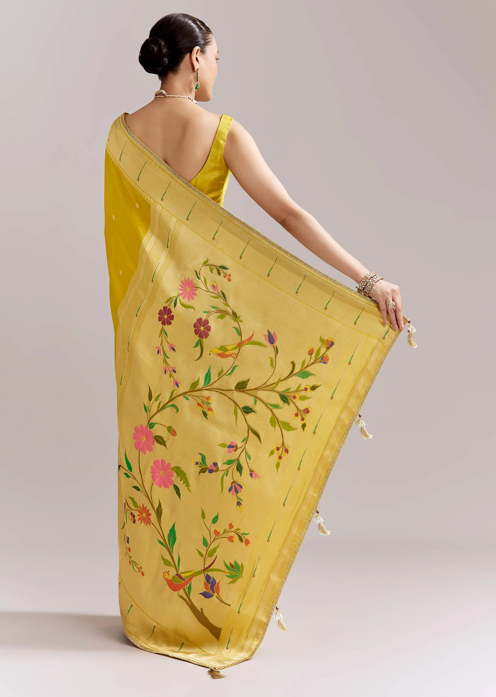 Yellow Dola Silk Woven Muniya Paithani Saree With Zari Border - Image 4