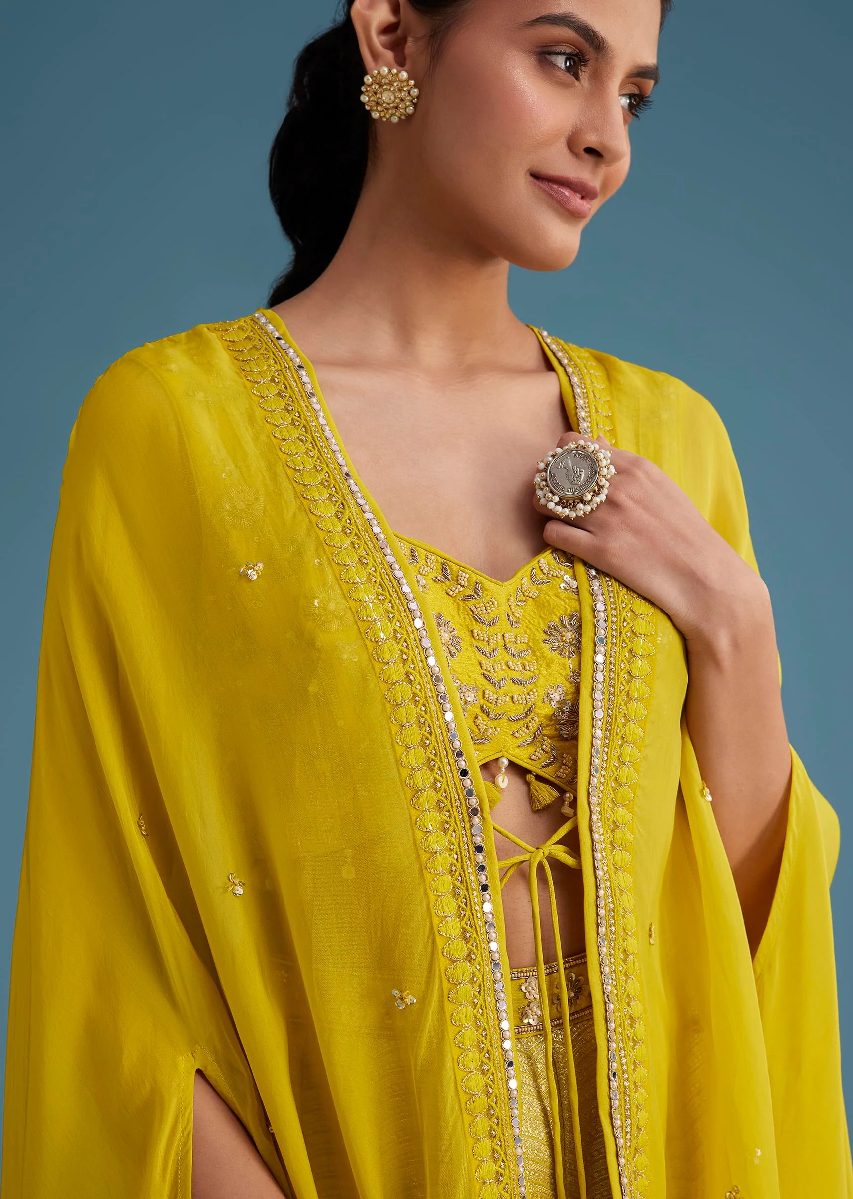 Yellow Embroidered Croptop With Banarasi Weave Palazzo And Lace Jacket - Image 4