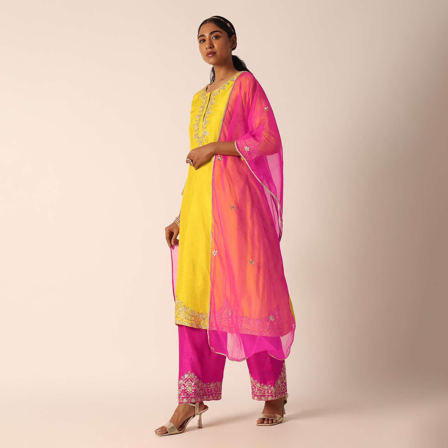 Yellow Embroidered Kurta Set With Organza Dupatta And Gota Patti Work - Image 16