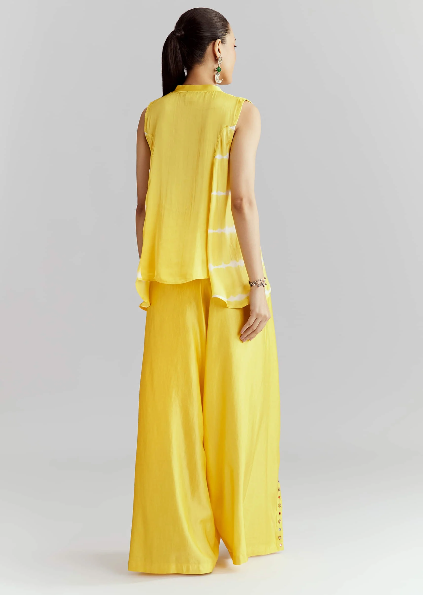 Yellow Satin Indo Western Set With Bandhani And Leheriya Print - Image 5