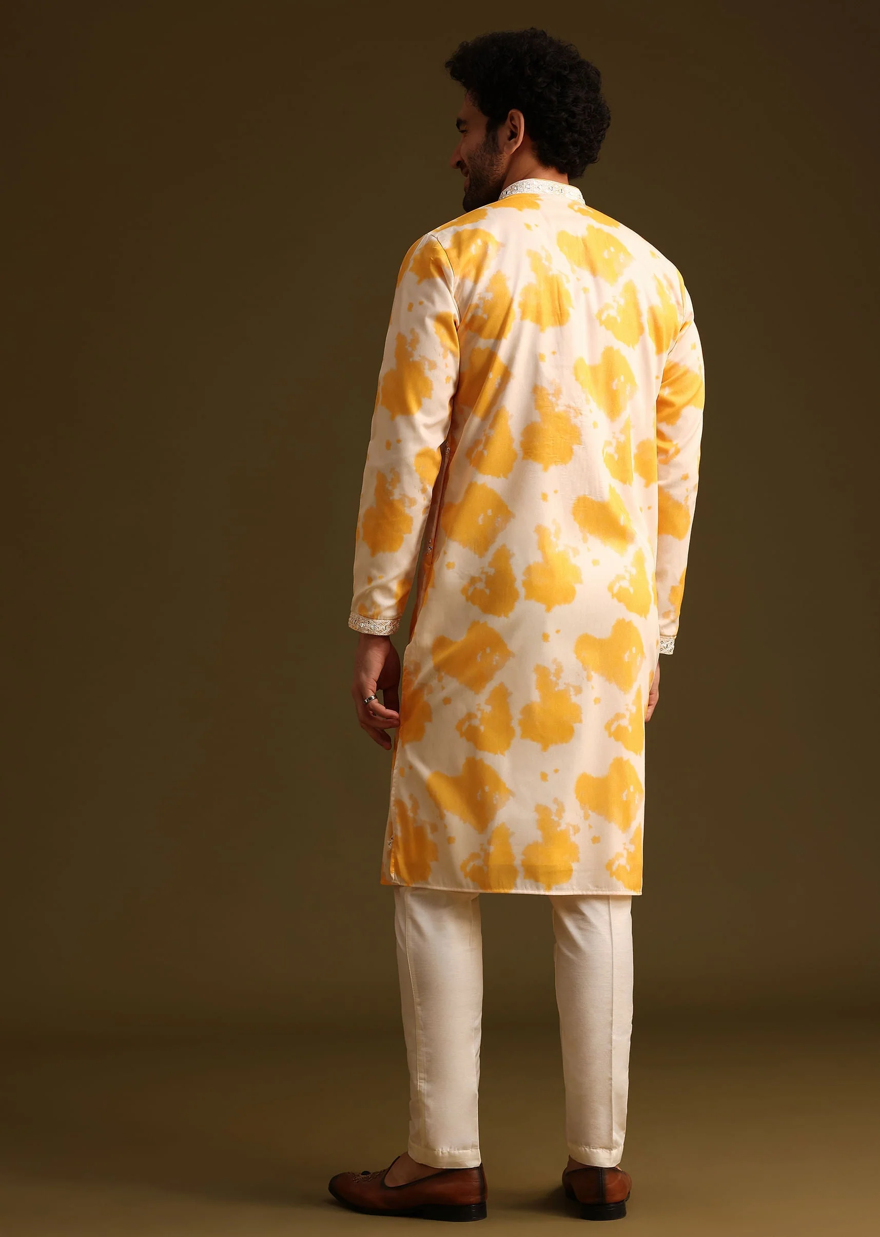 Yellow Tye Dye Print Kurta Set With Mirror Work - Image 5